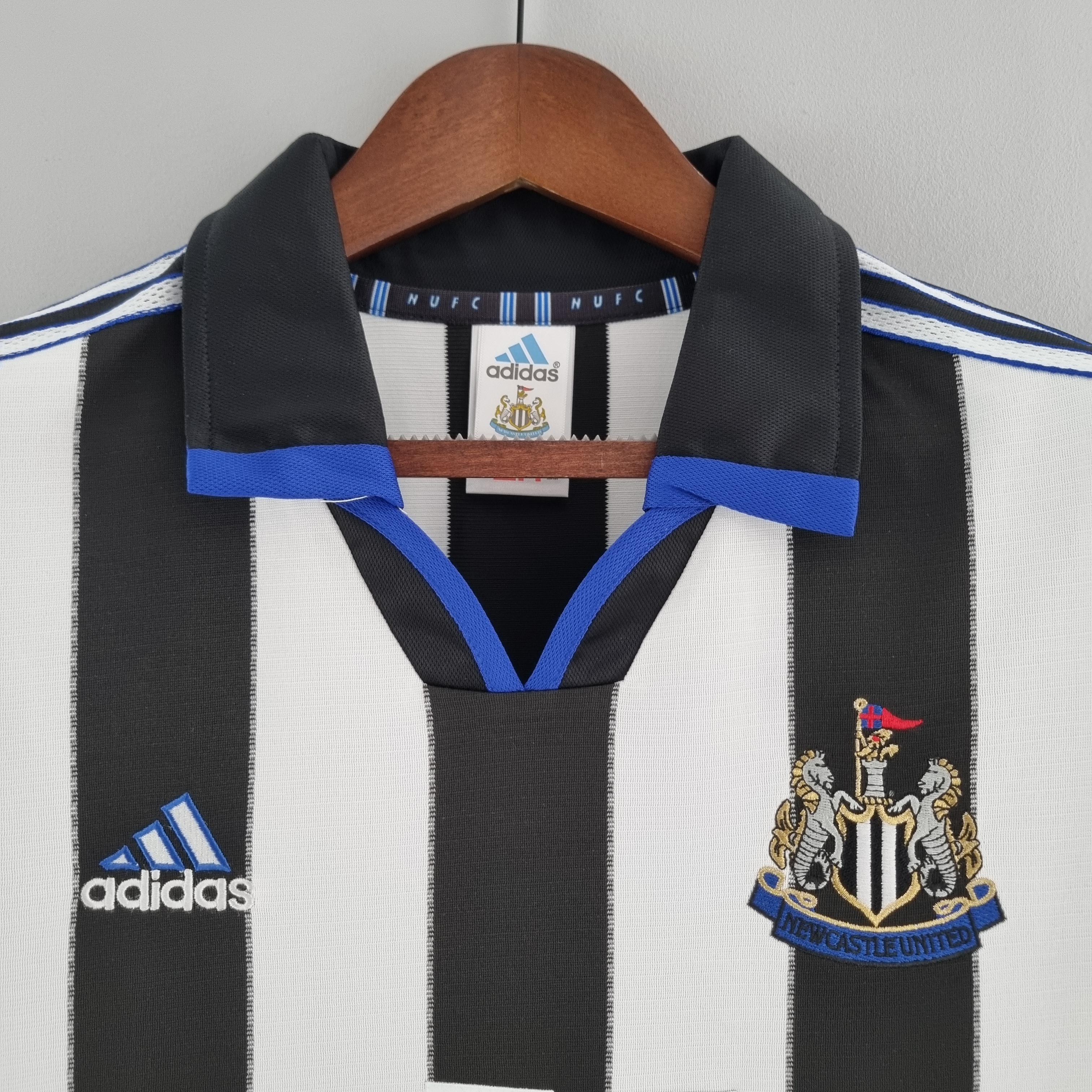 Retro Newcastle 2000/01 Home