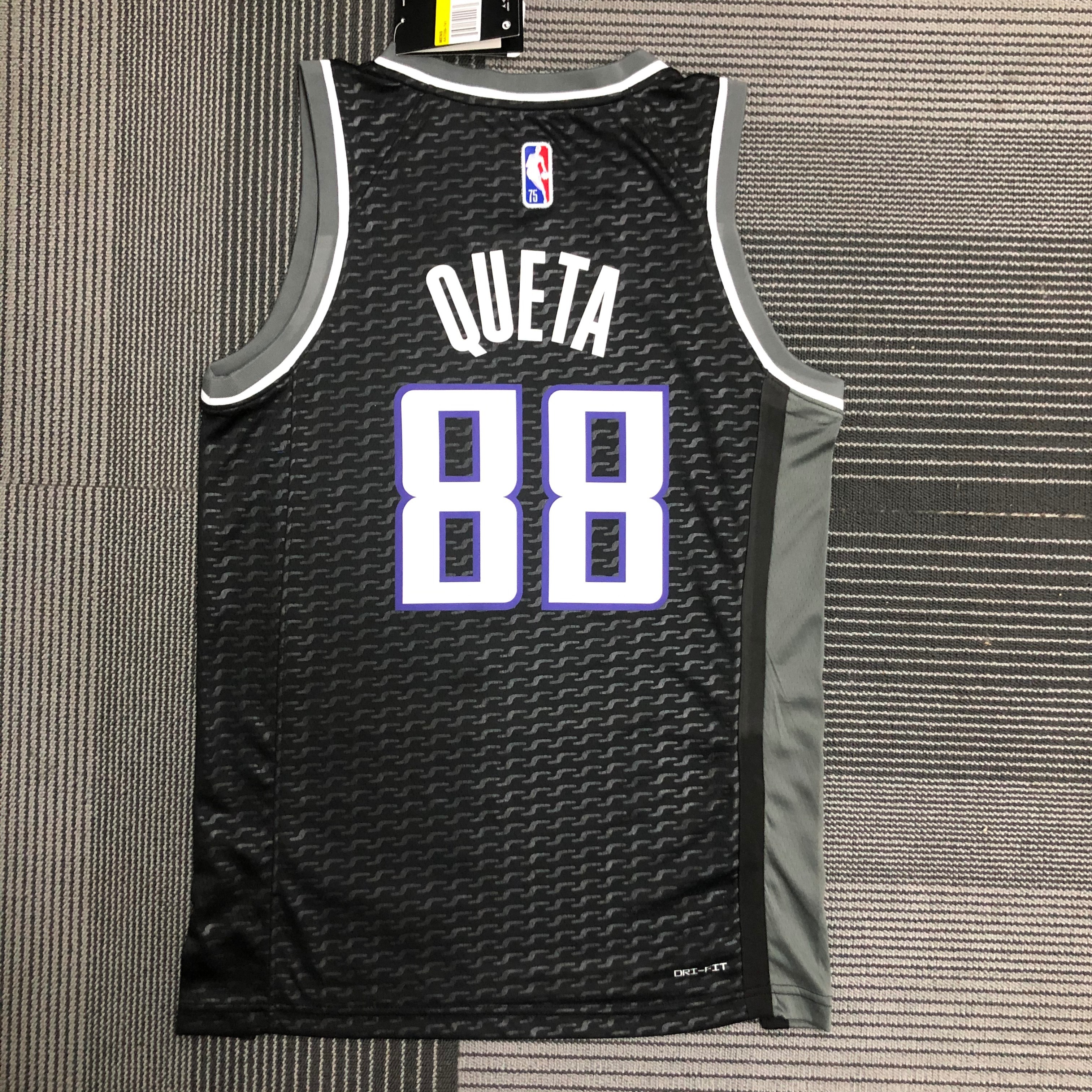 SACRAMENTO KINGS FLYER EDITION  #88 QUETA
