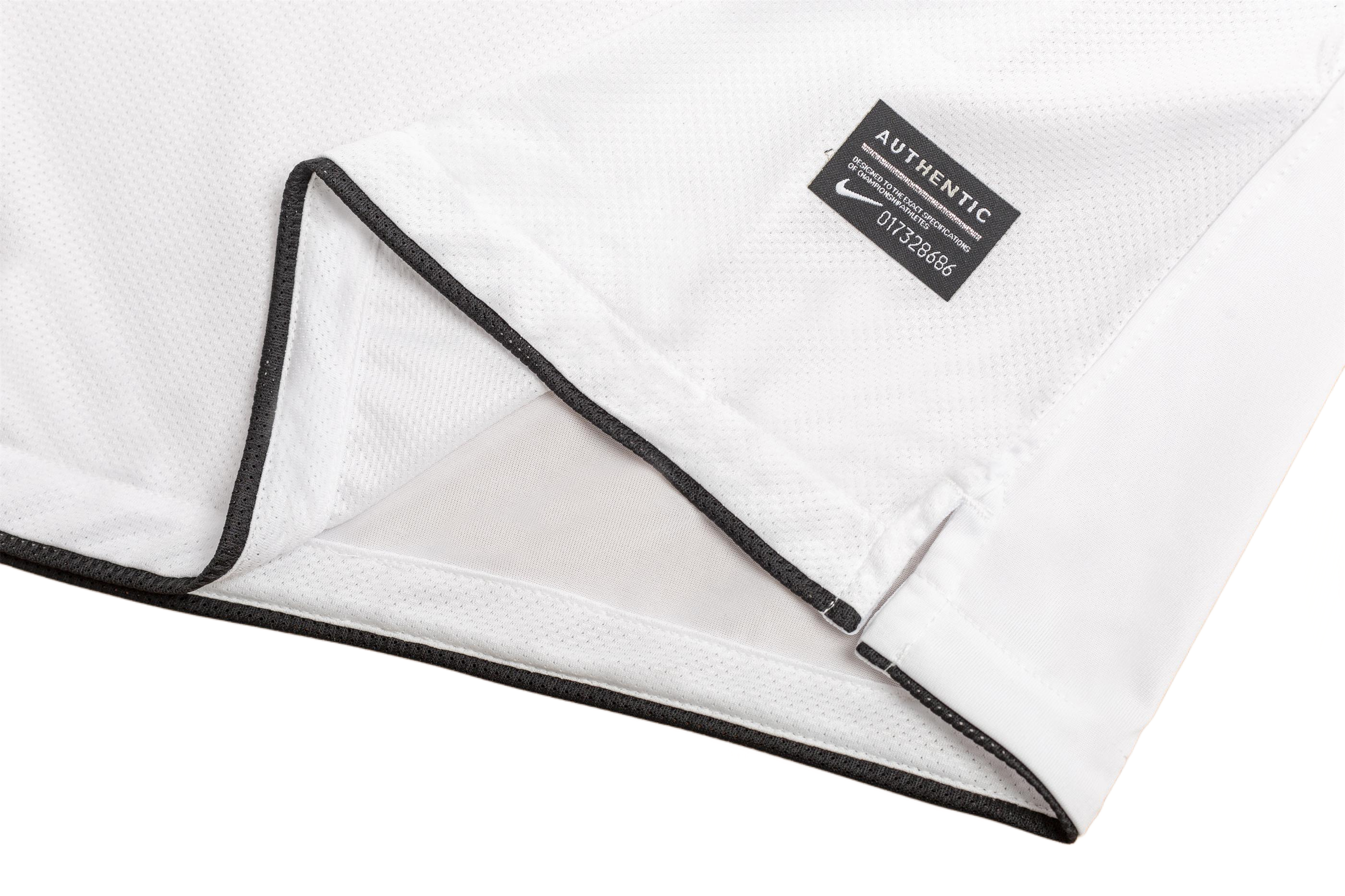 Retro Manchester United 2010/11 Away