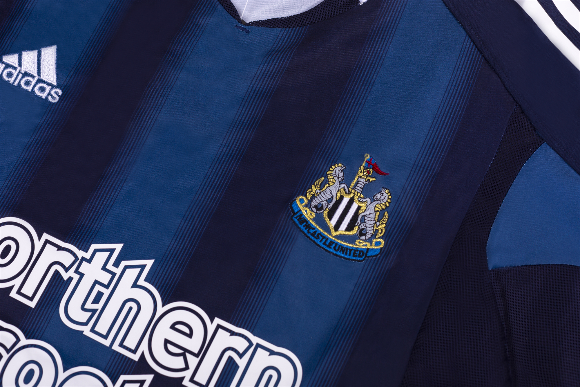 Retro Newcastle 2004/05 Away
