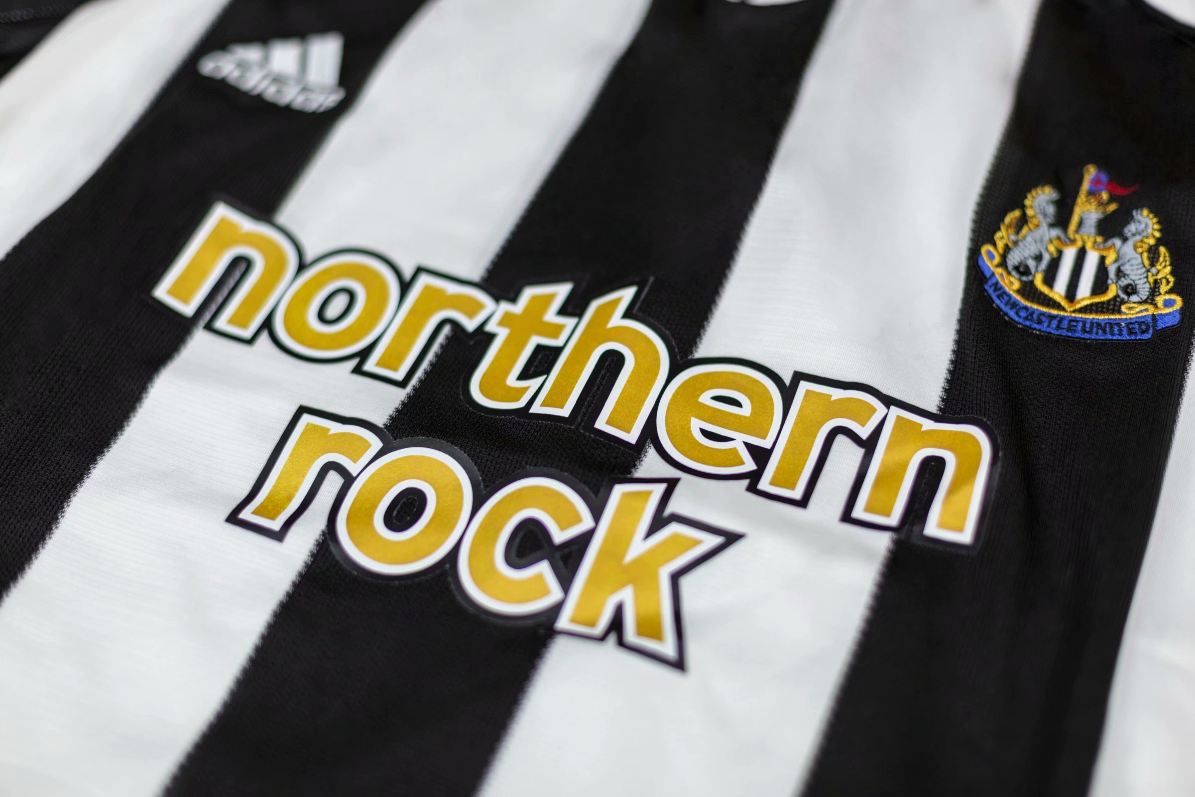 Retro Newcastle 2005/06 Home
