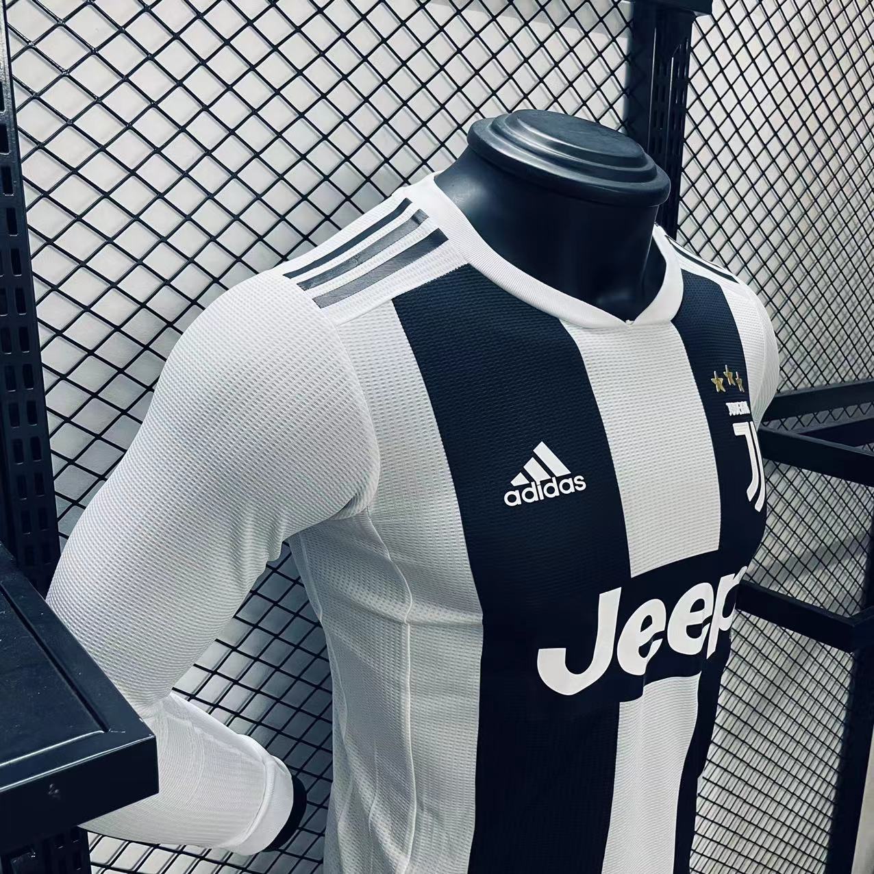 Player Version  Juventus 18/19 Home Long Sleeves