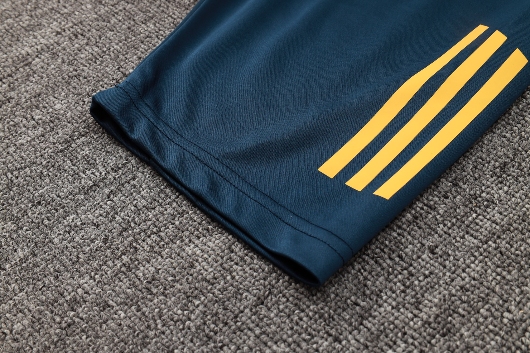 Real Mαdrid 2425 short sleeve white training shirt (with cropped trousers)