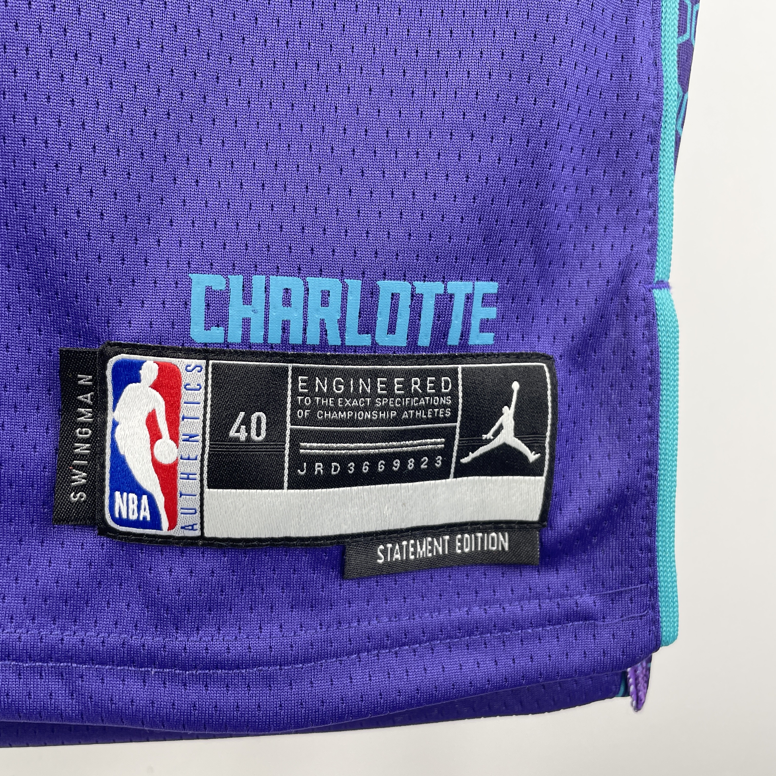 23 Season Hornets Flyer Edition No.1 Ball