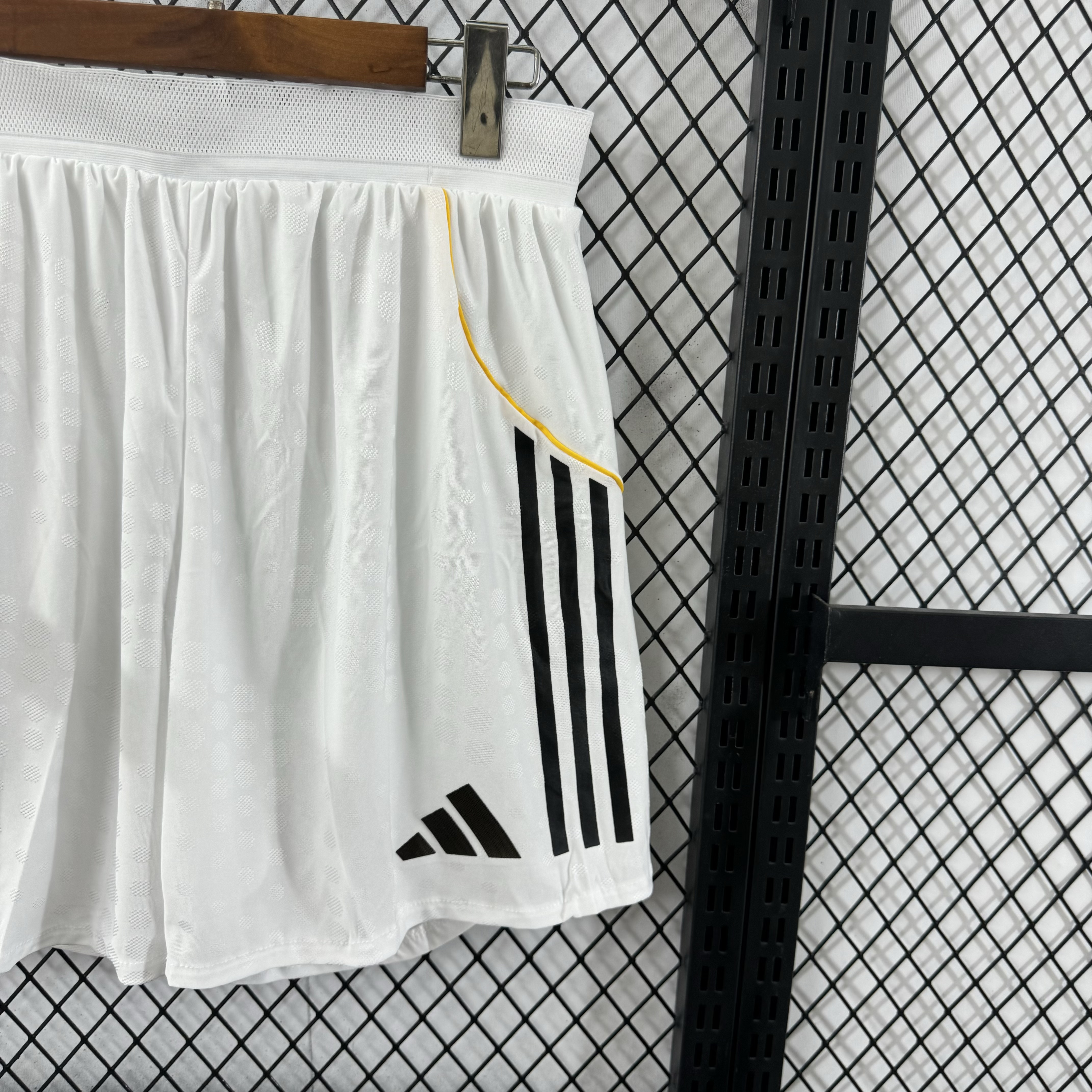 Player Version Shorts 2025-26 Reαl Mαdrid Home