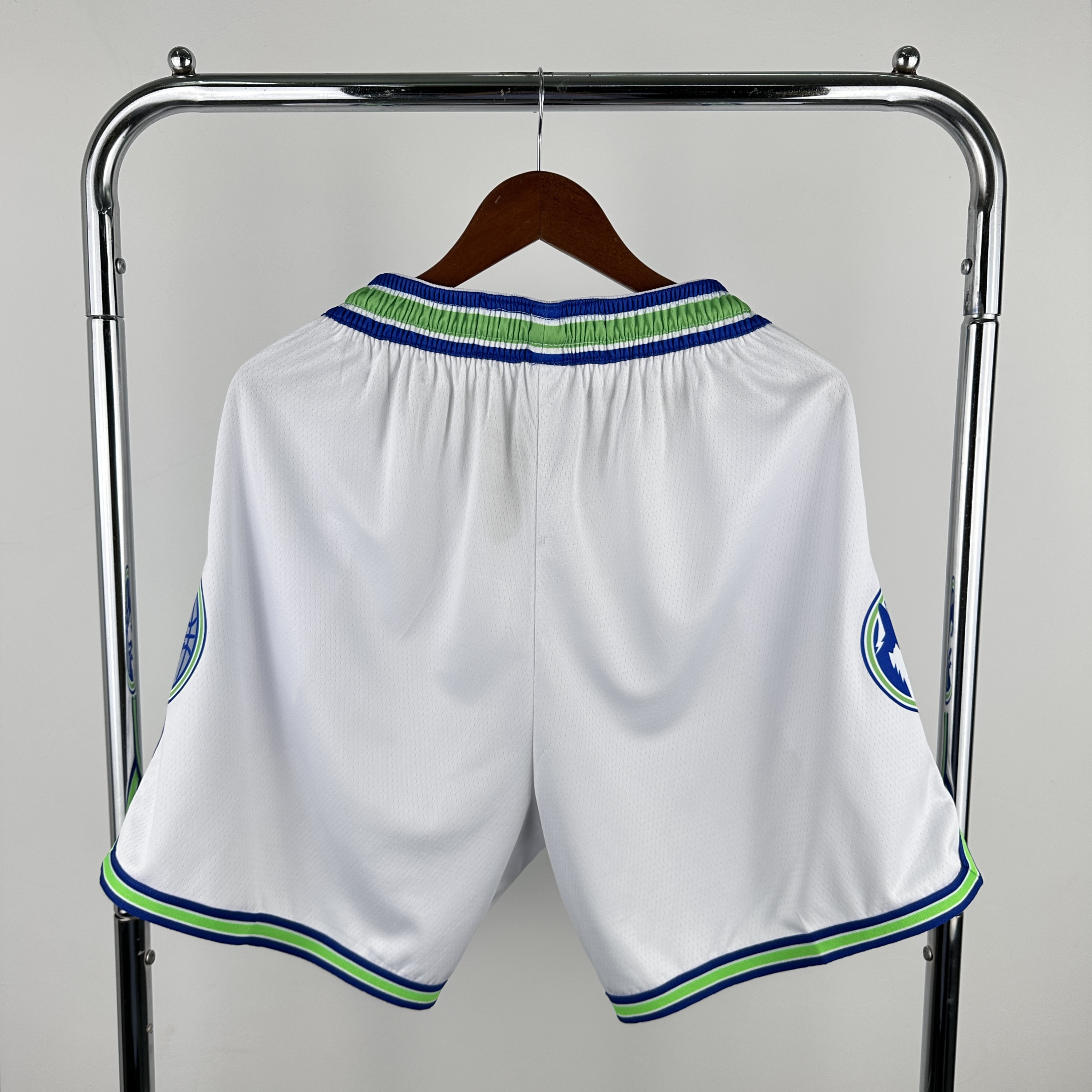 24 SEASON MINNESOTA TIMBERWOLVES WHITE SHORTS