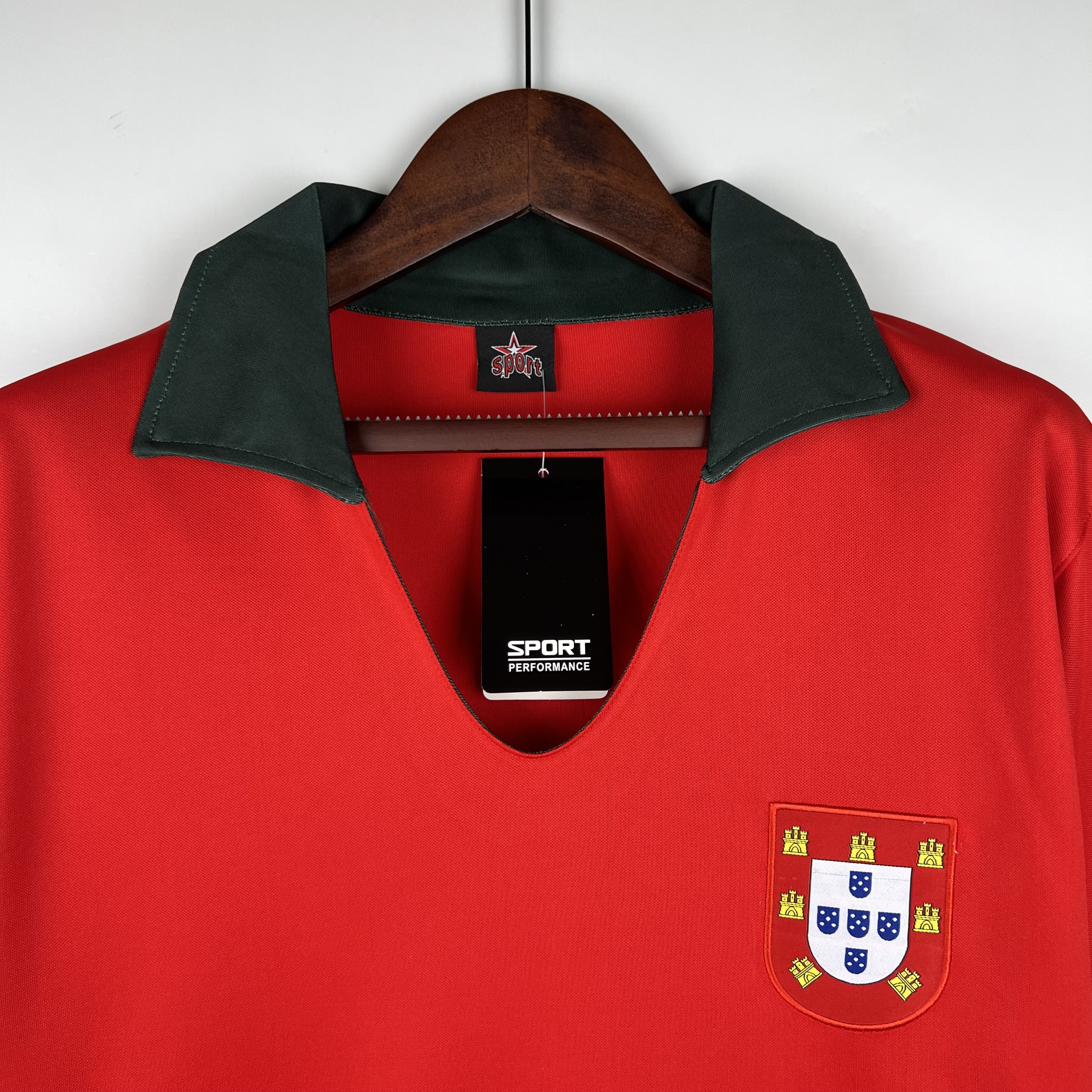 Retro  Portugal 1972 Home