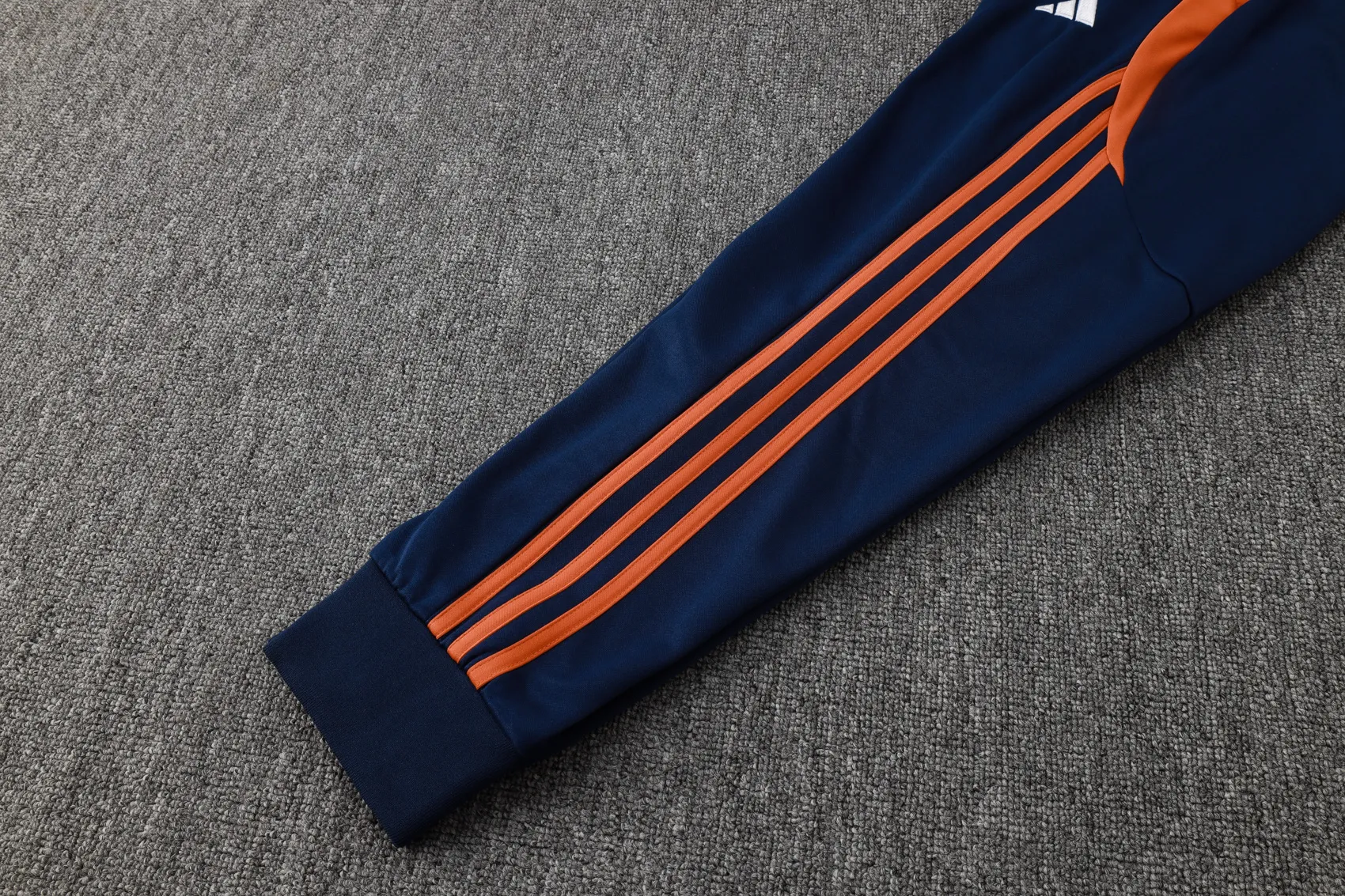 Adult/ Kids 2425 Manchester united half zipper hoodie Training suit F615