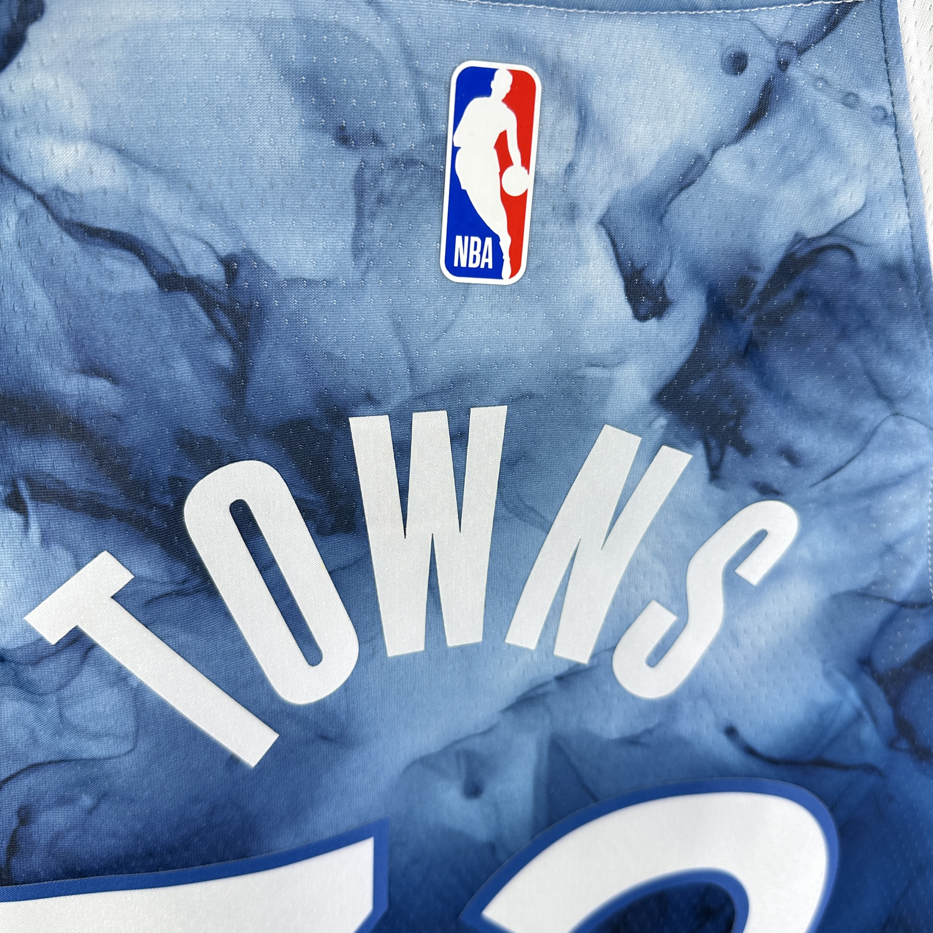 24 SEASON MINNESOTA TIMBERWOLVES CITY VERSION  NO.32 TOWNS