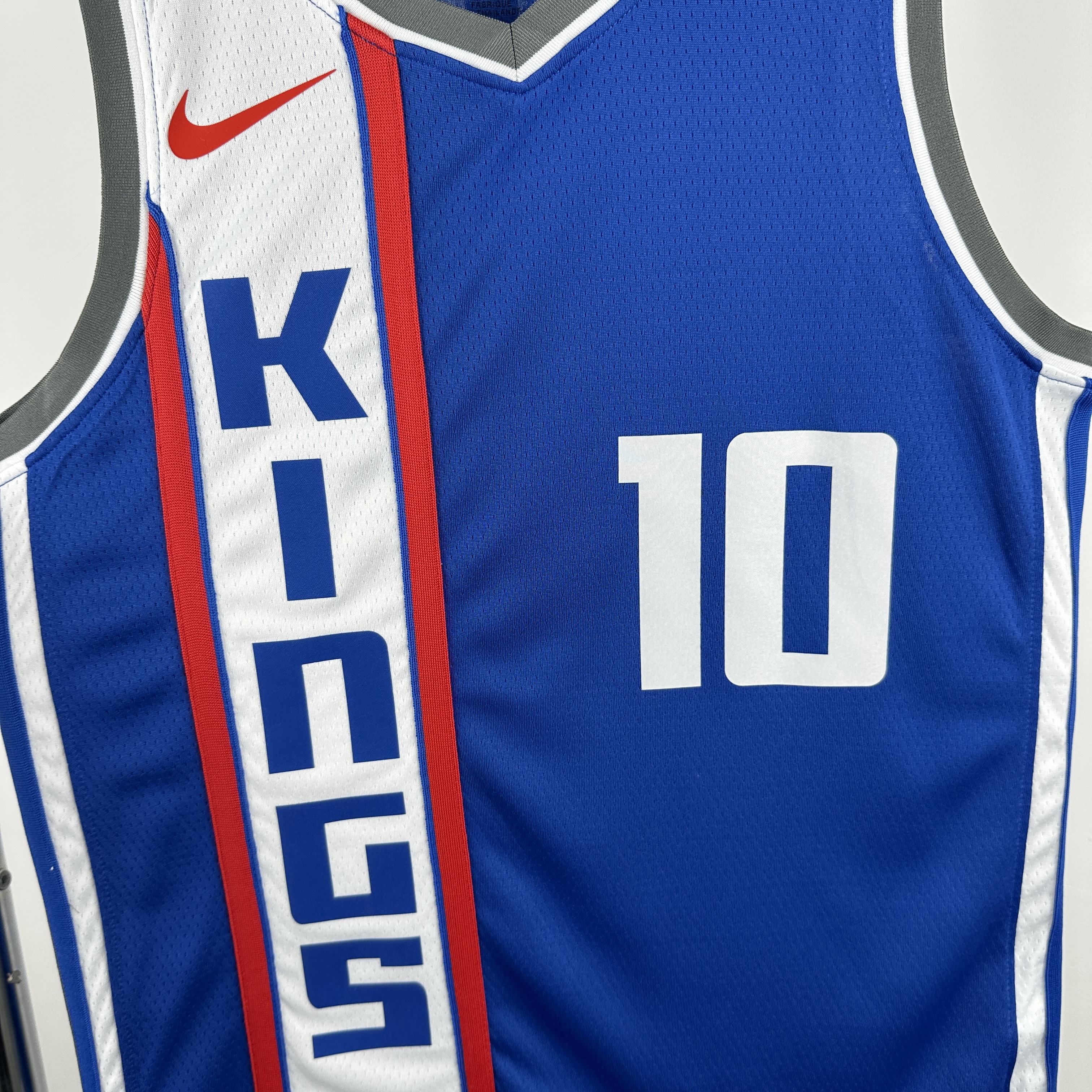 24 SEASON SACRAMENTO KINGS CITY  #10 DeROZAN