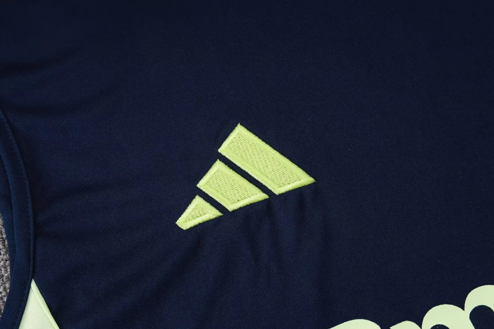 2526 Real Madrid Sleevesless Training Suit D2562