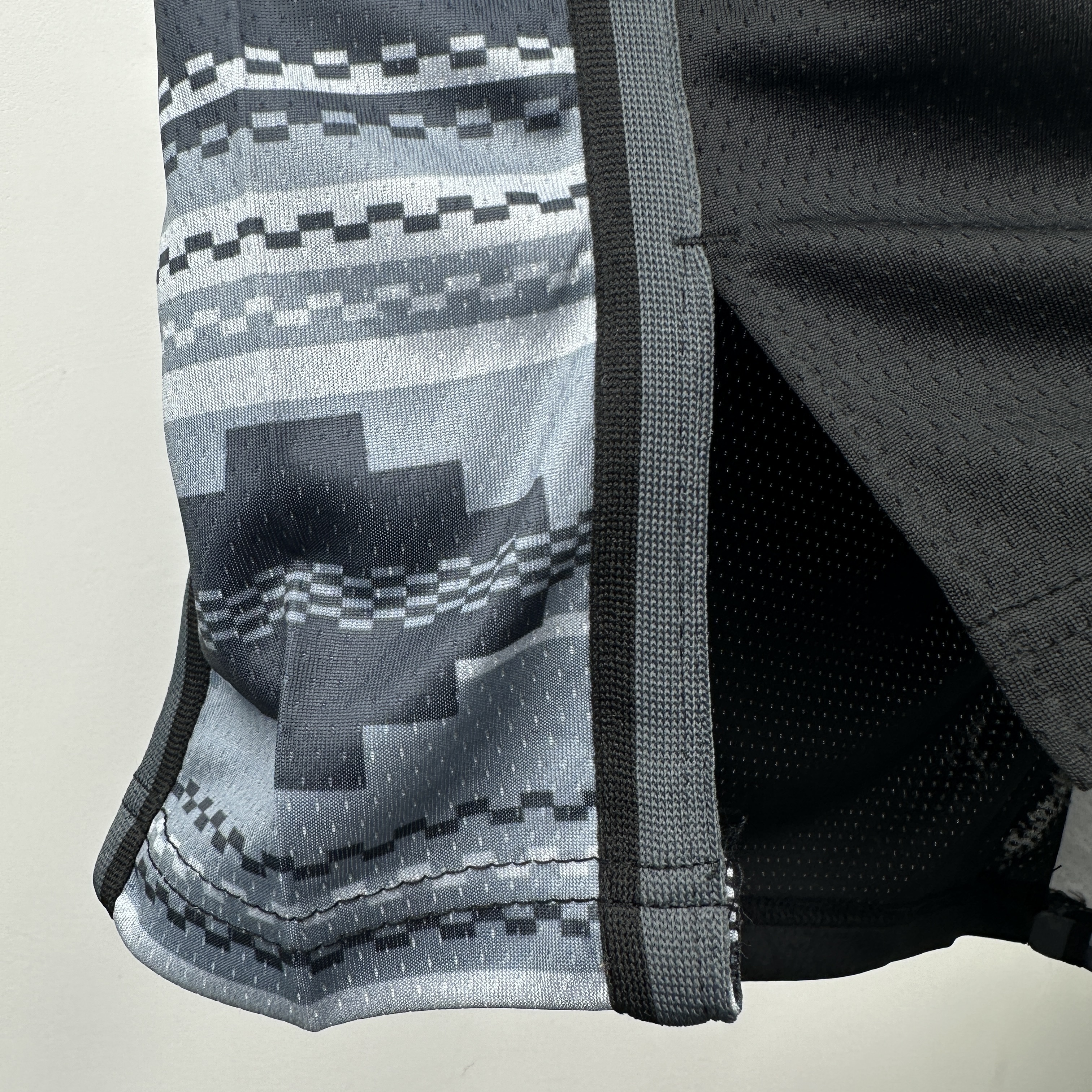 23 Season SAN ANTONIO SPURS Flyer Edition  #4 FOX