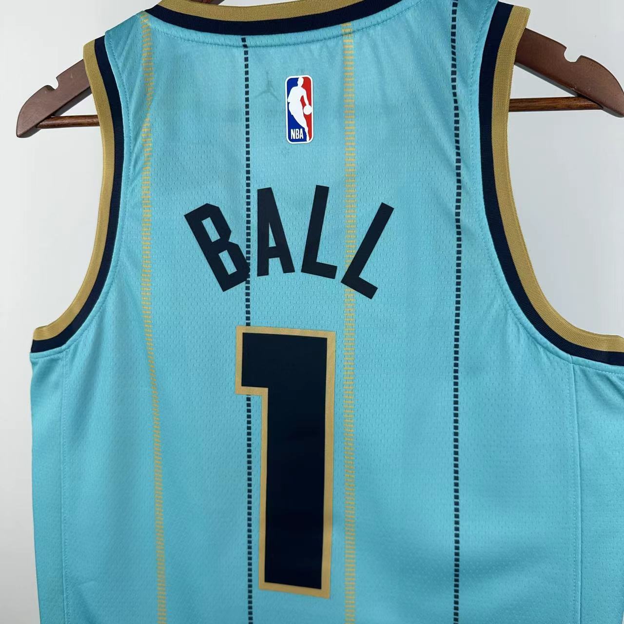 25 Season Hornets City Edition No.1 Ball