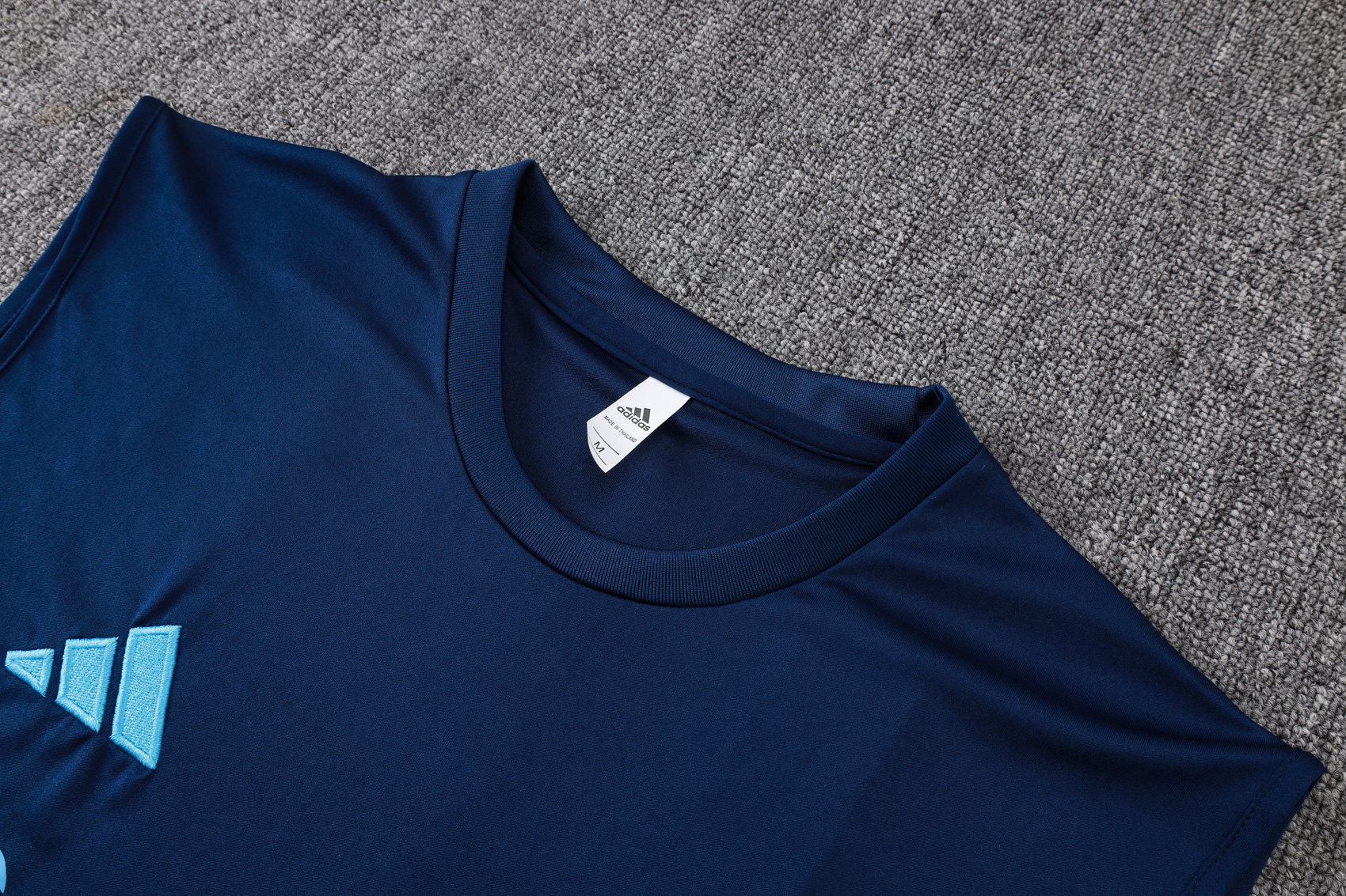 Arsenαl   Sleeveless training suit D2571