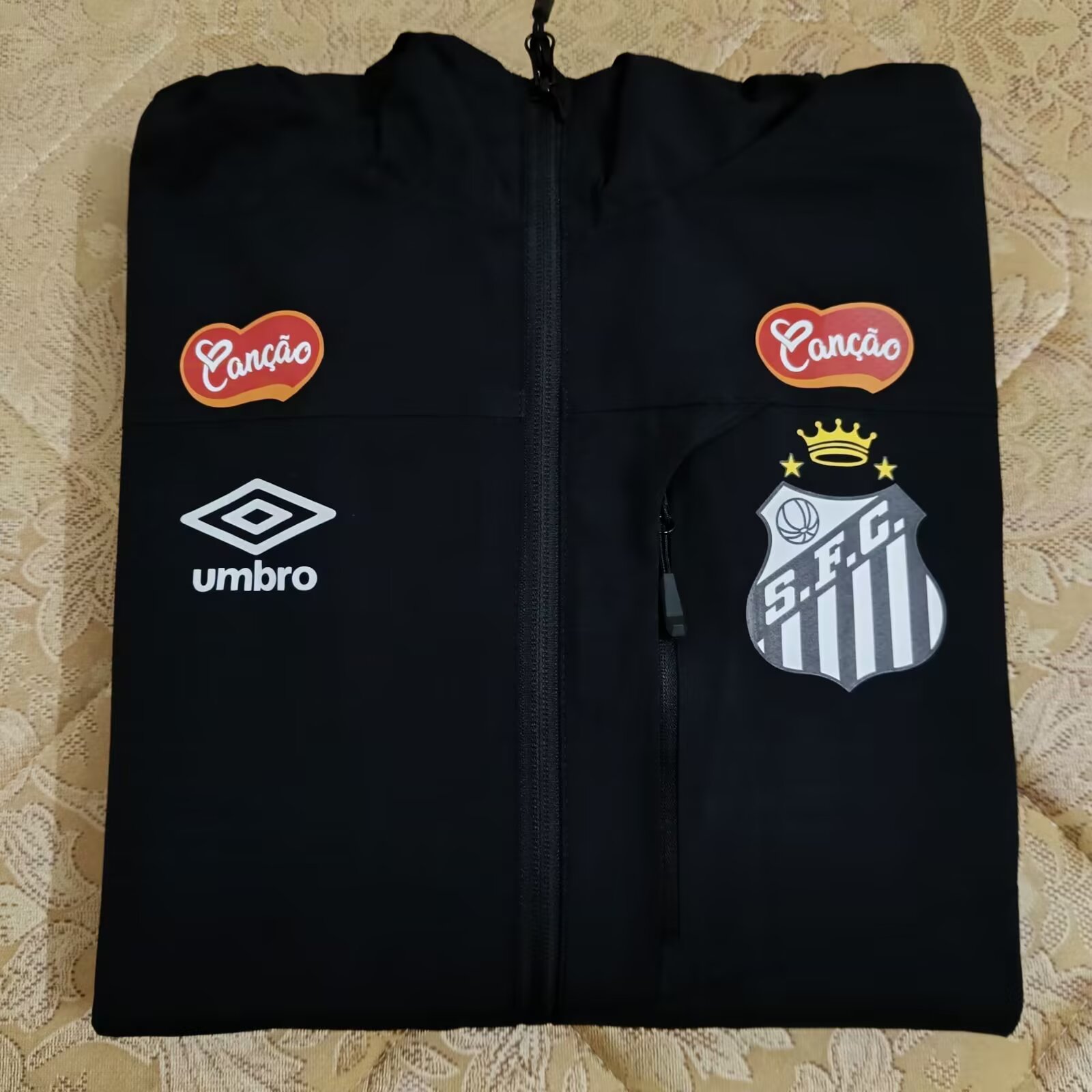 Santos Black windbreaker