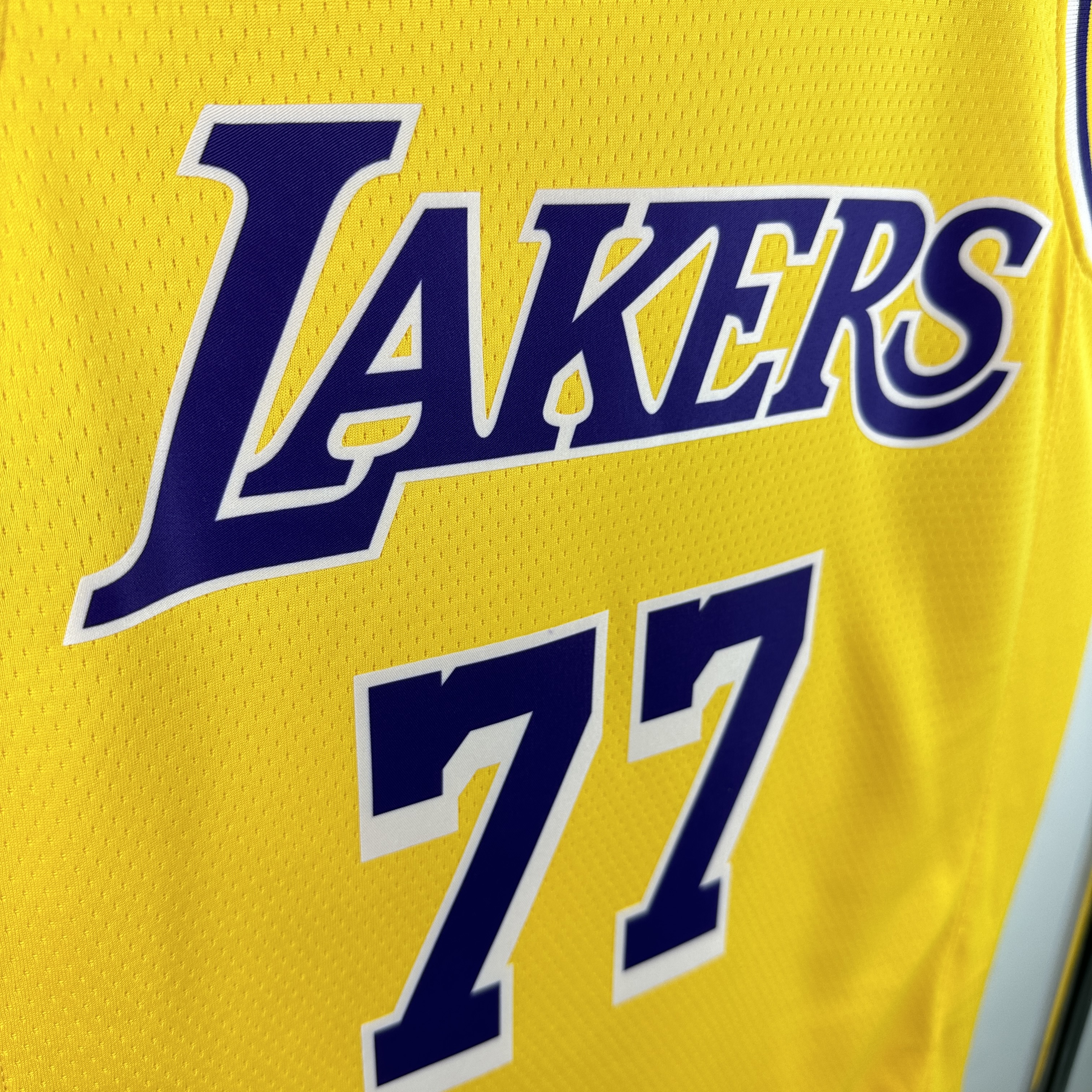 23 Season Lakers Yellow No. 77 Dončić