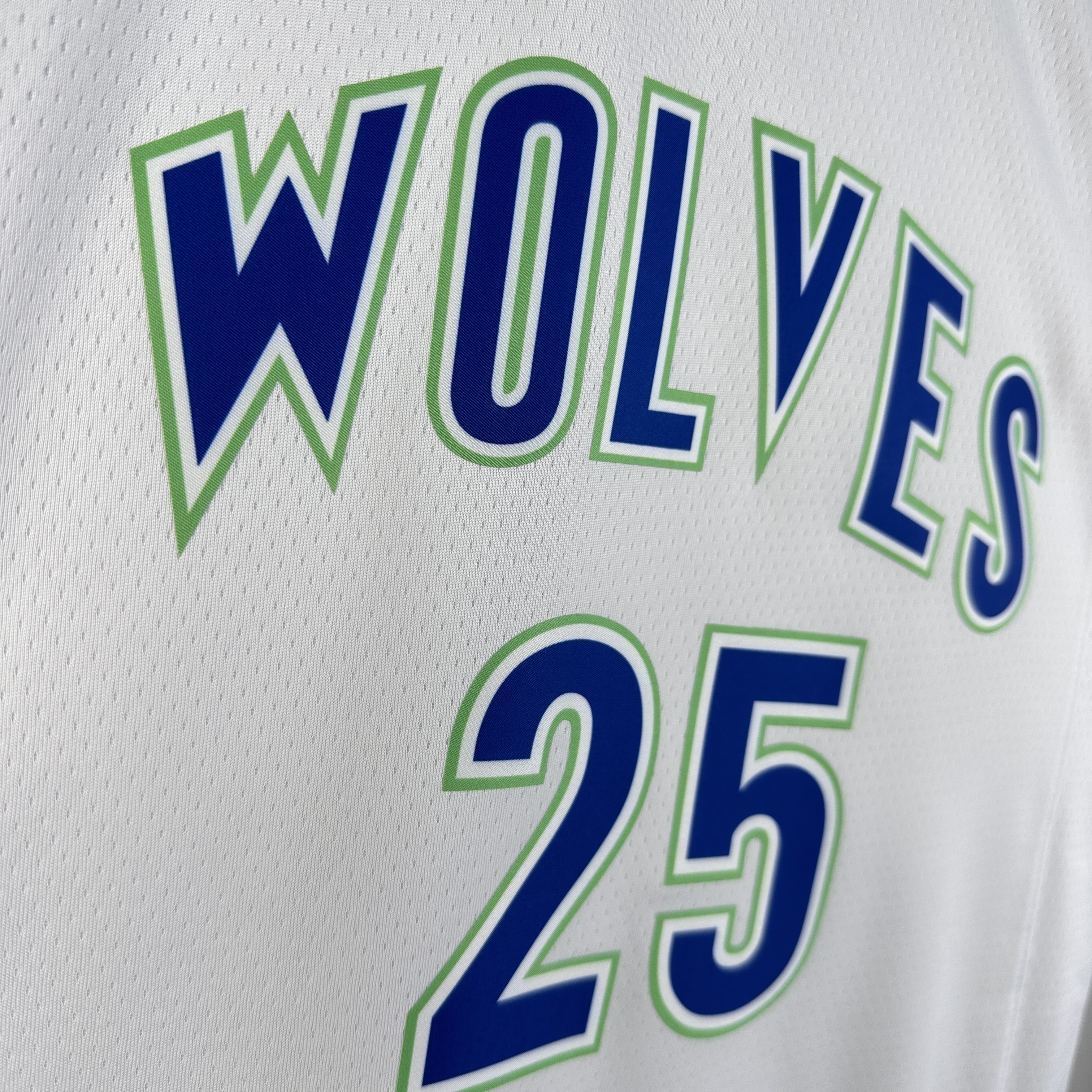 24 SEASON MINNESOTA TIMBERWOLVES WHITE  NO.25 ROSE