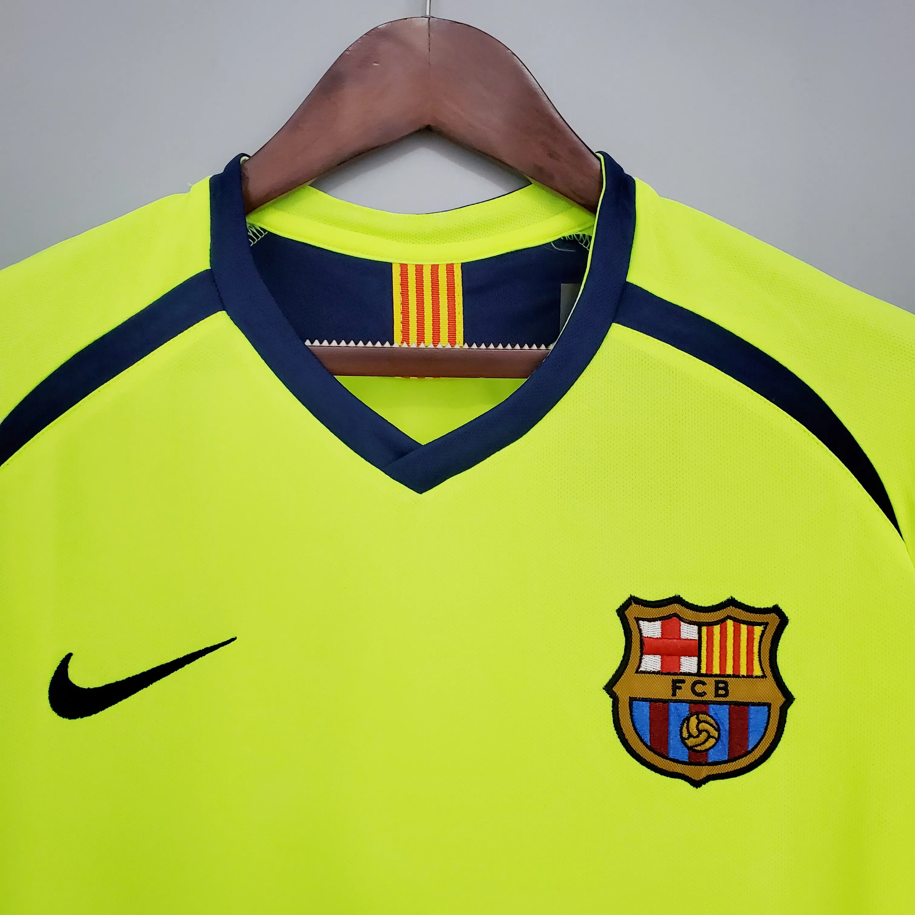Retro 2005/06 Barcelona Away S-XXL