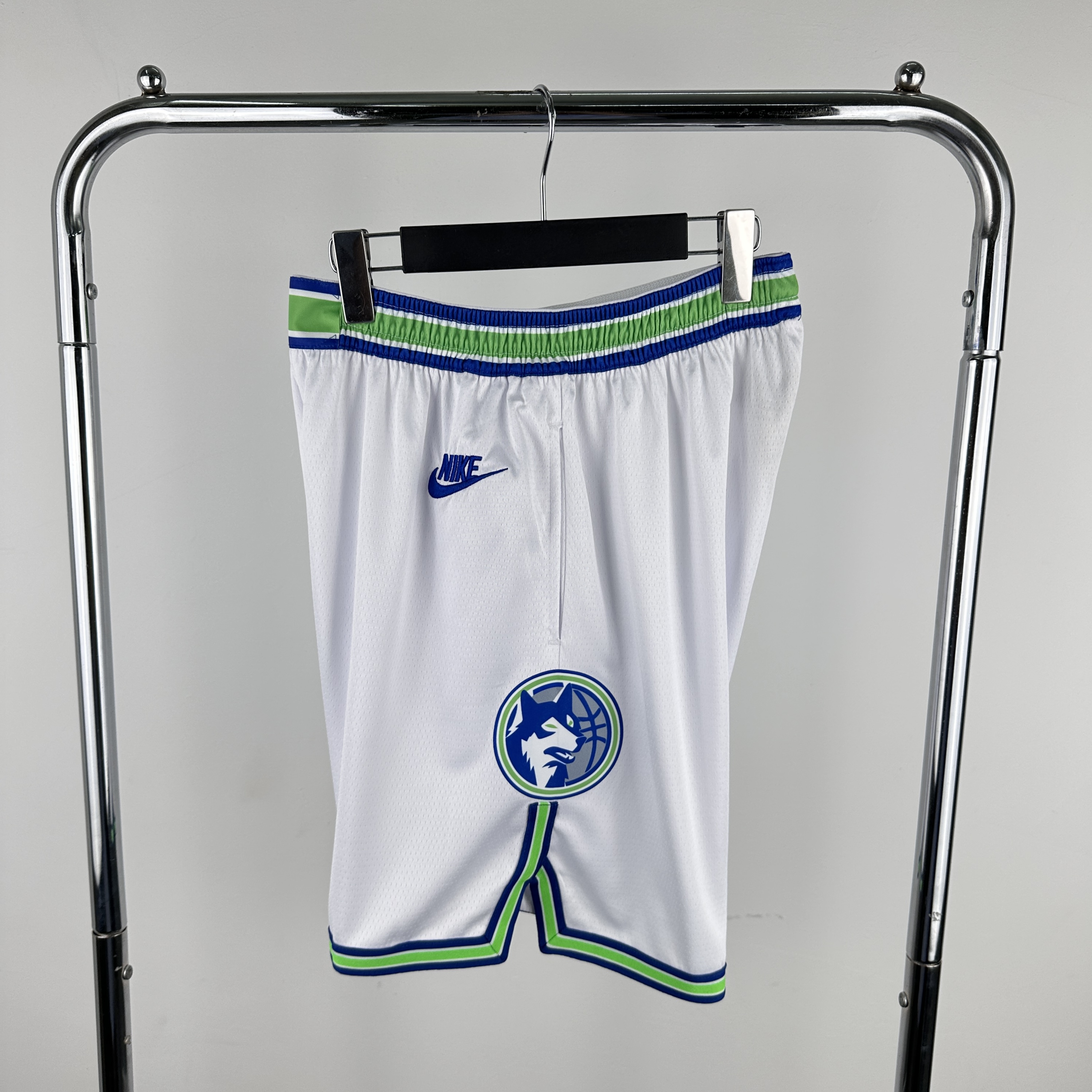 24 SEASON MINNESOTA TIMBERWOLVES WHITE SHORTS
