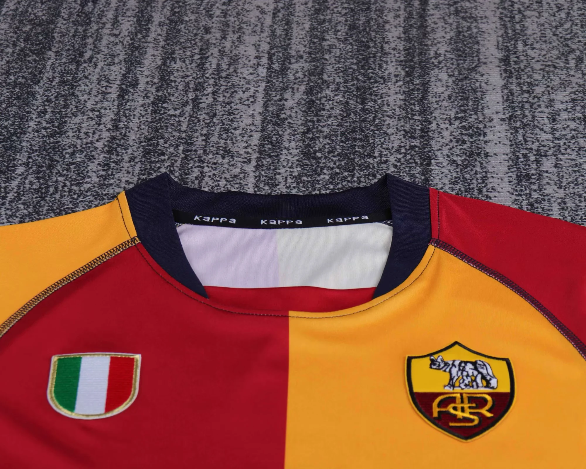 Kids Retro Kit Roma 2000-01 Home