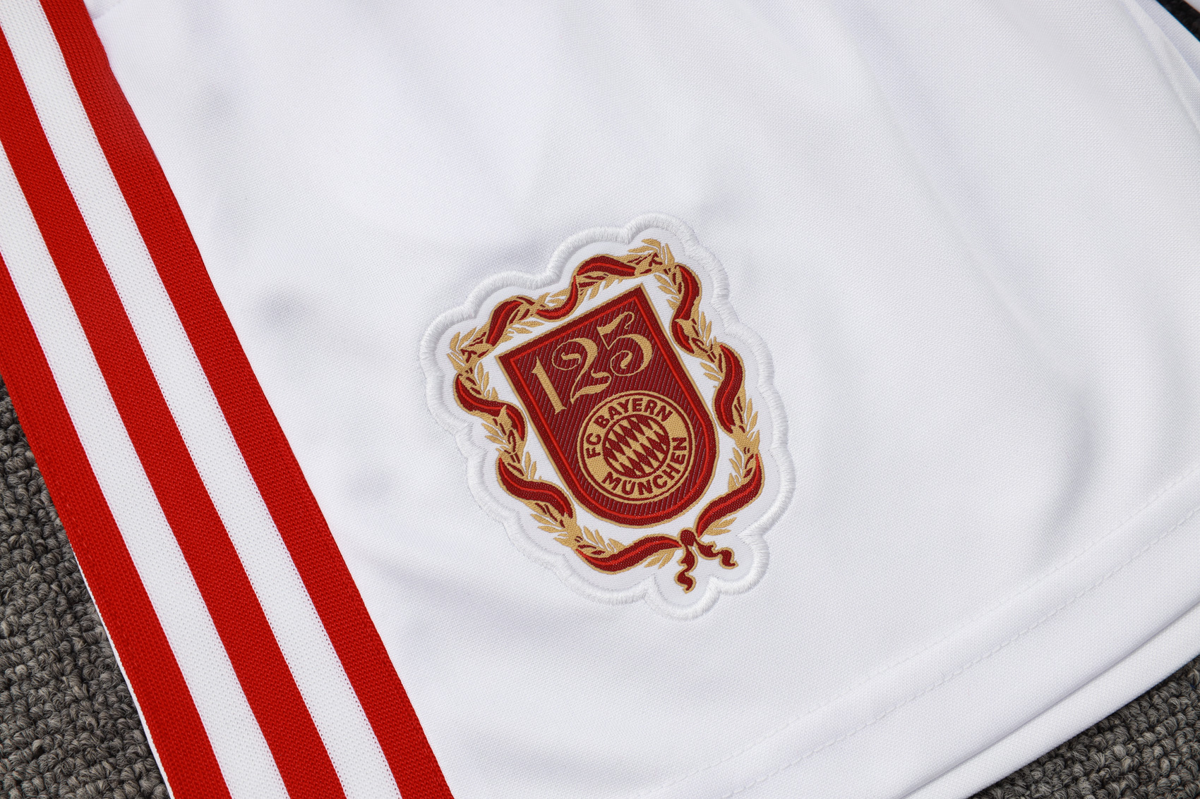 Bayern Sleeveless training suit D2536