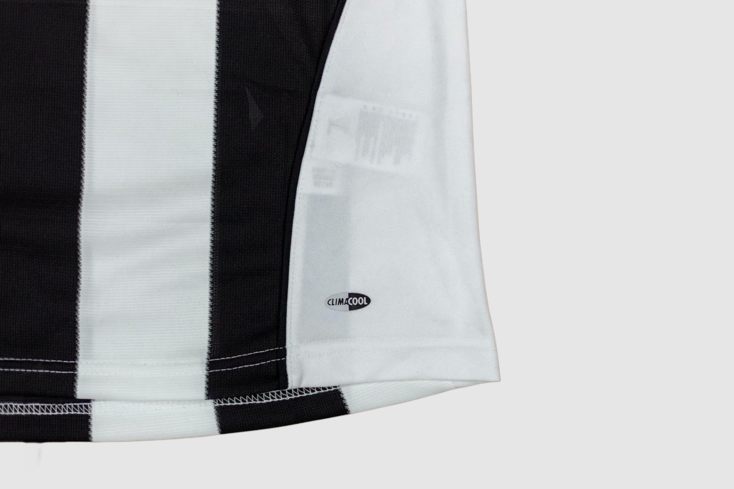 Retro Newcastle 2005/06 Home