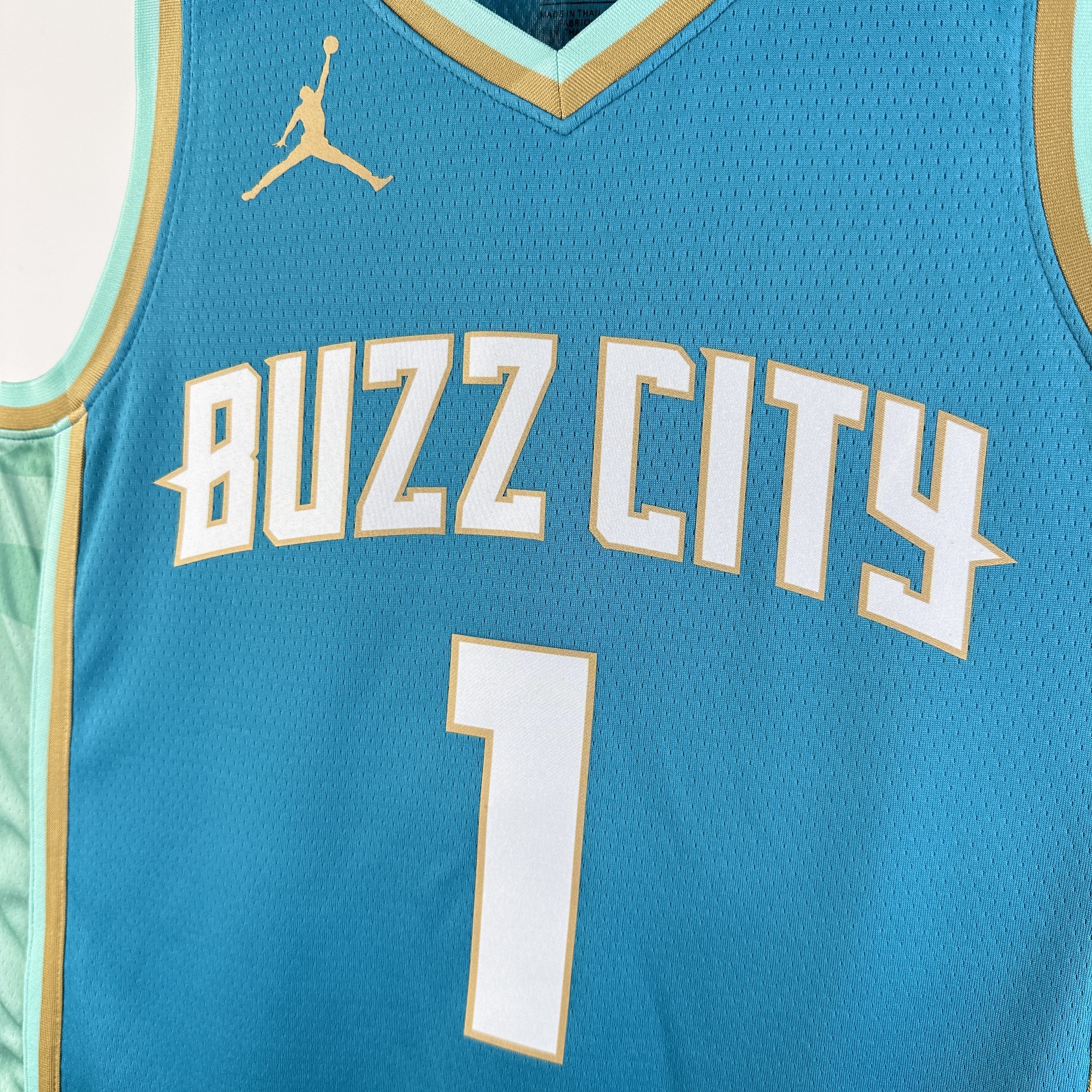 24 Season Hornets City Edition No.1 Ball