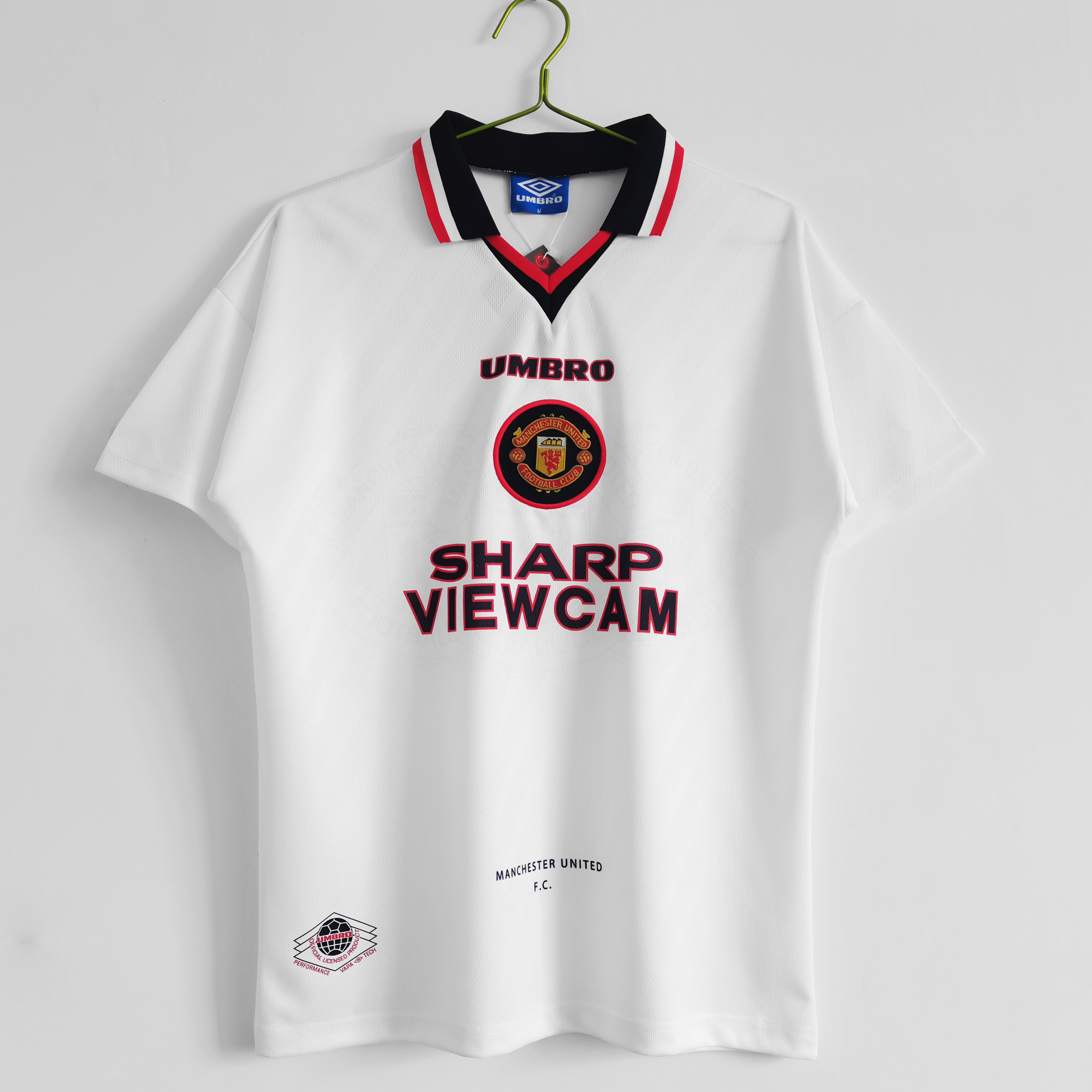 Retro Manchester United 96/97 Away