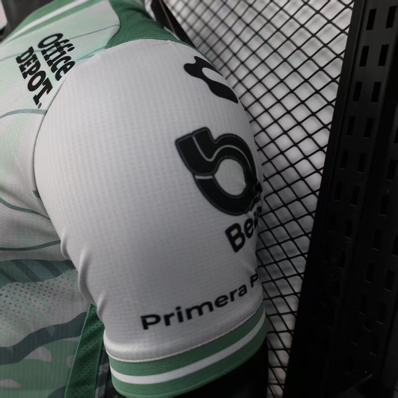 Player Version León 25/26 Away S-XXL