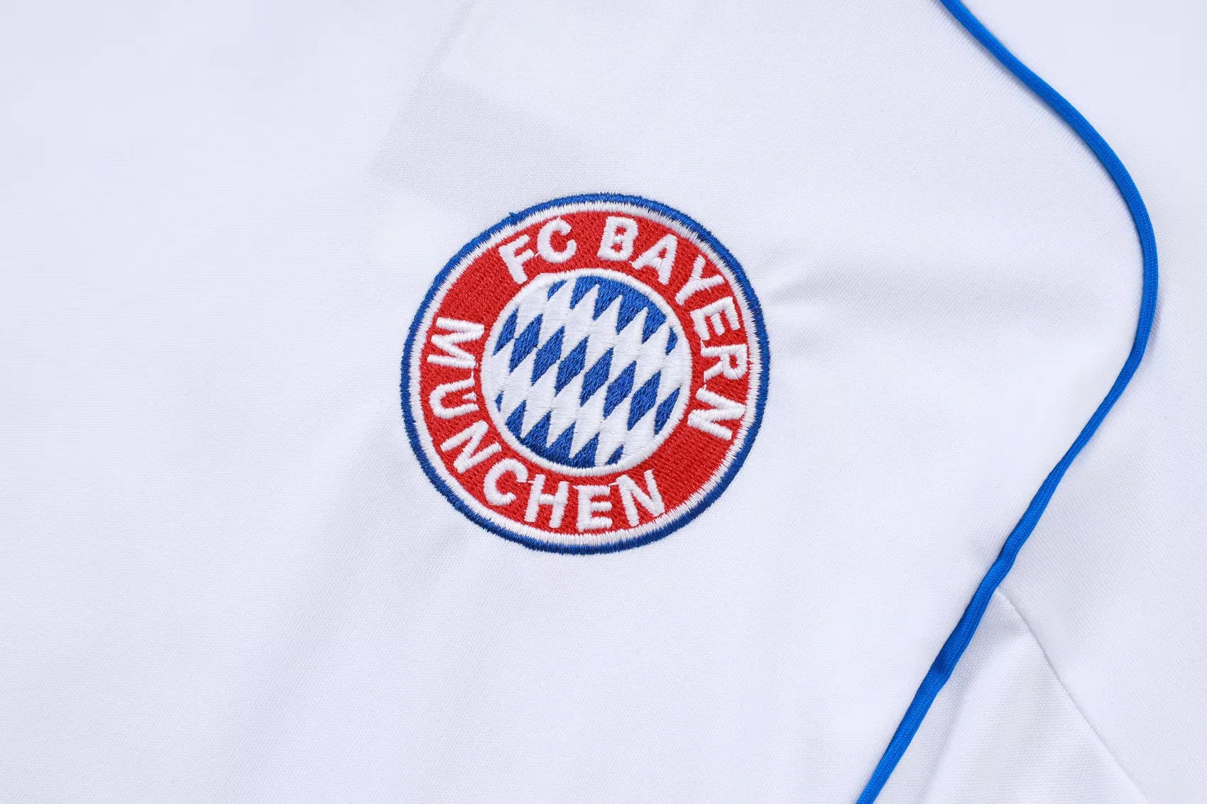 Bayern Sleevesless Training Suit D25104