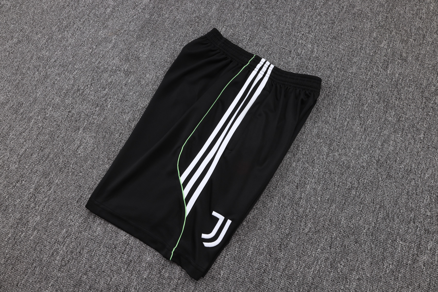 Juventus Sleevesless Training Suit D25109