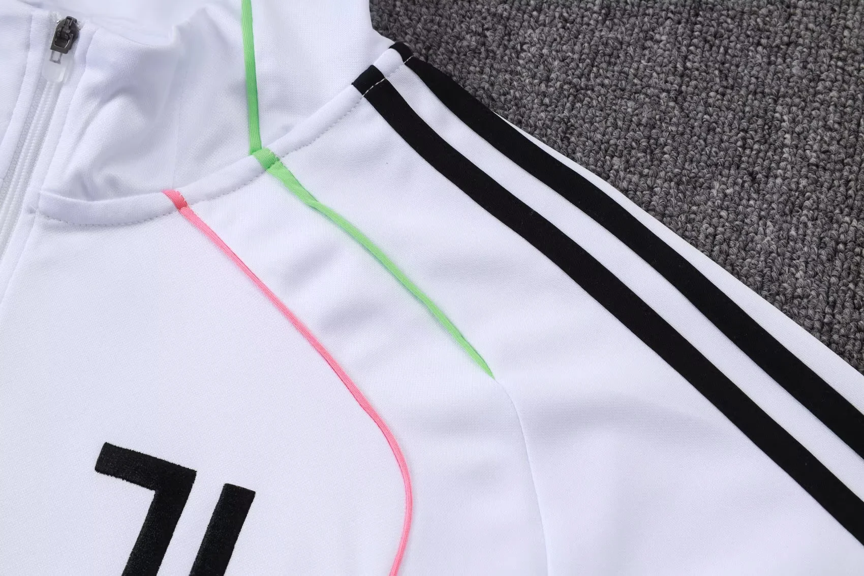 Adult/ Kids Juventus Half Zipper Training Suit B2552