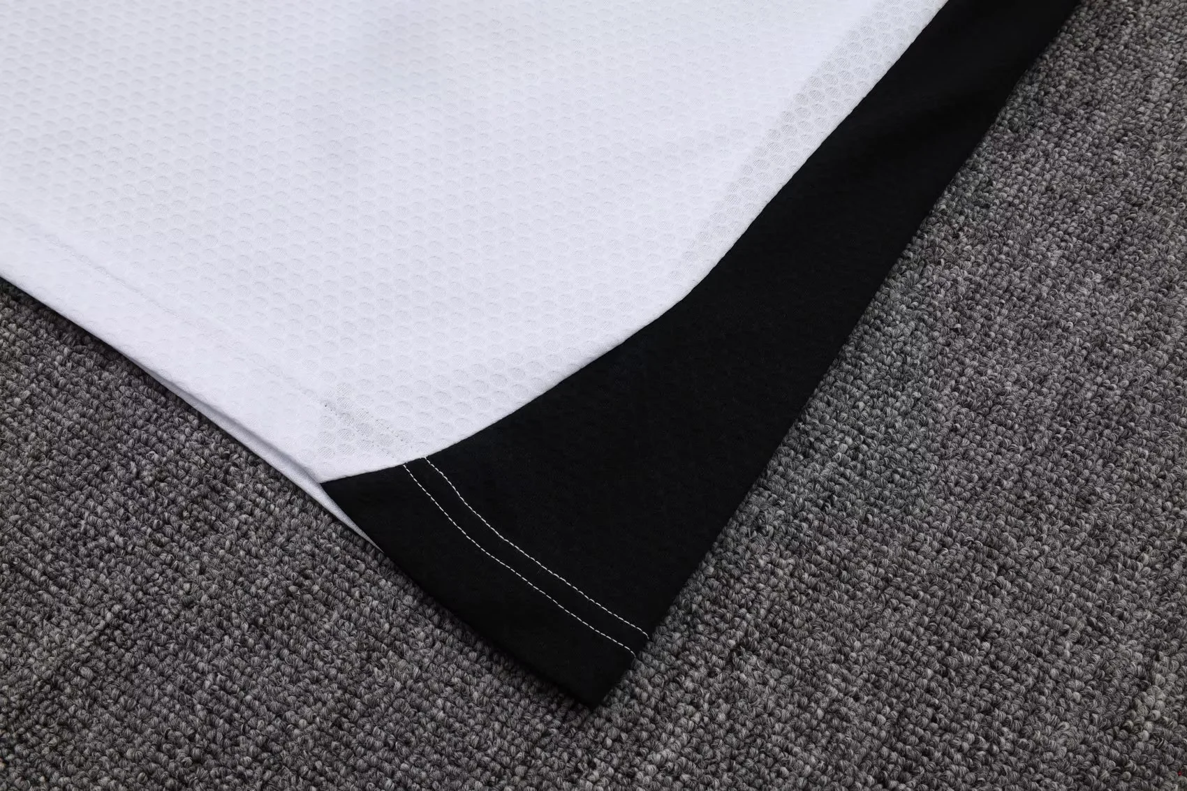 LVP 2526 training suit