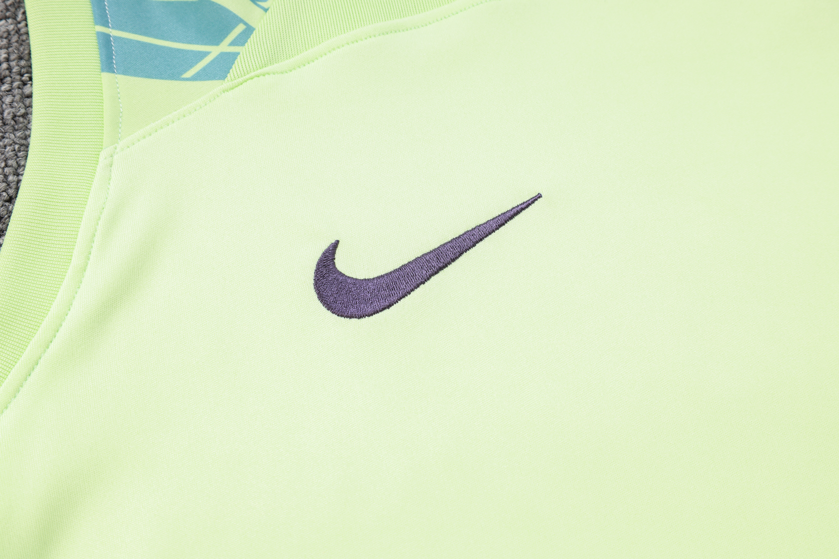 Brazil Sleeveless training suit D890