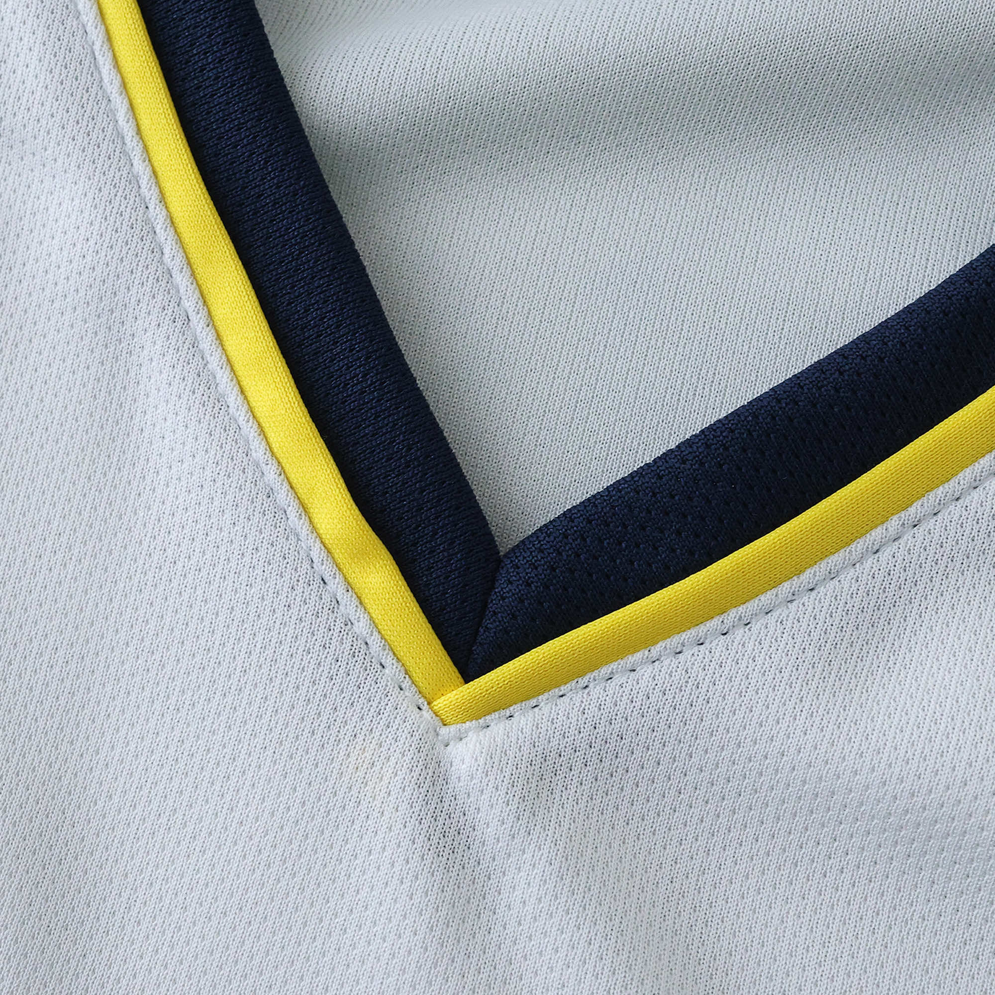 Kids kit LVP 01/02 Away