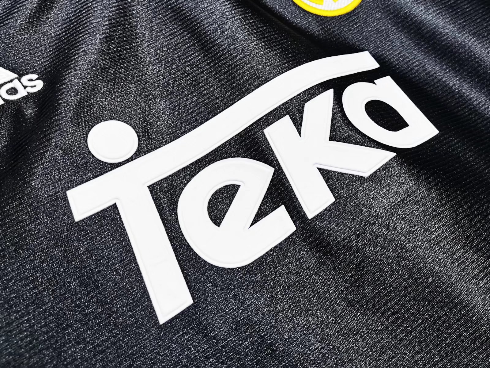 Retro Real Madrid 1999/01 Away Black