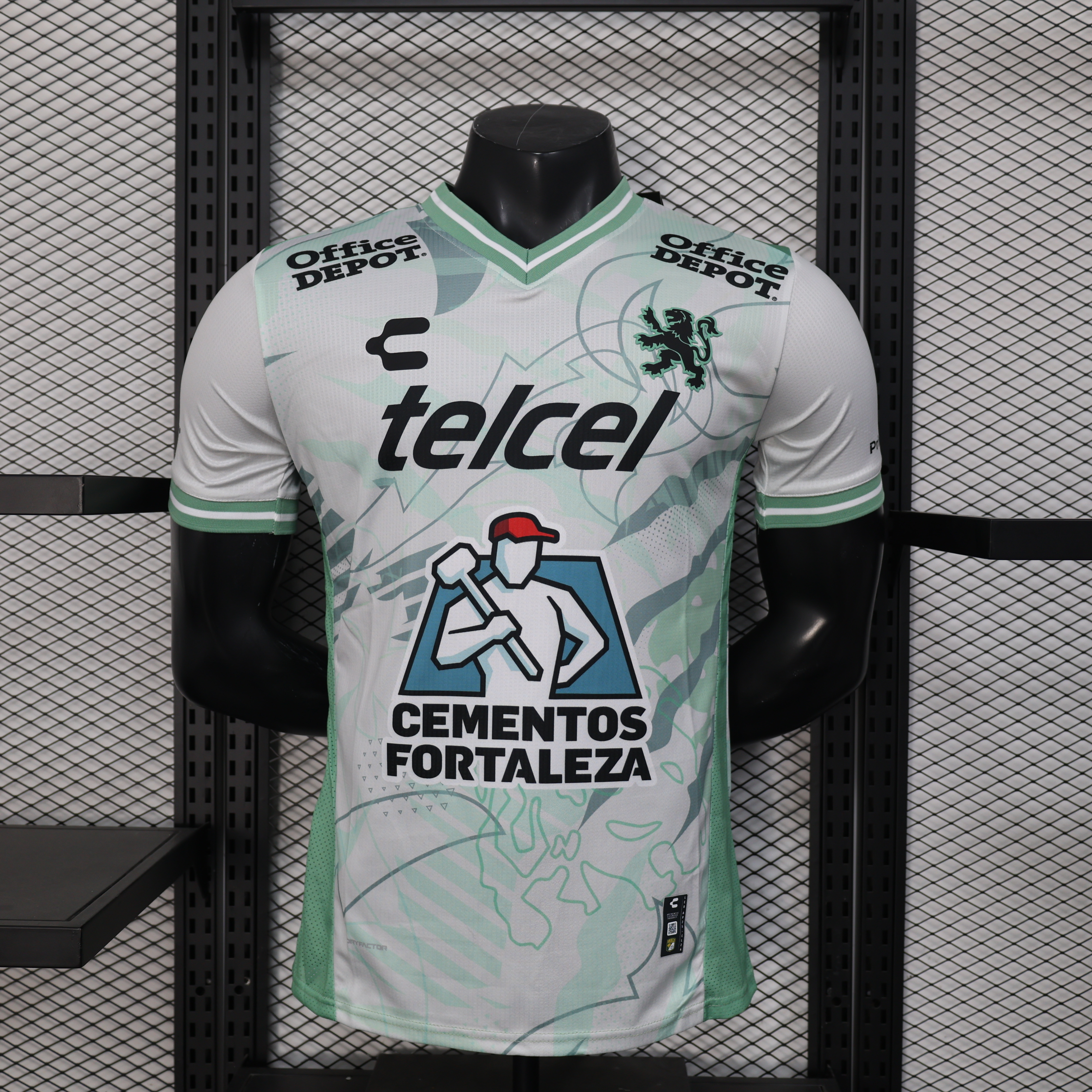 Player Version León 25/26 Away S-XXL