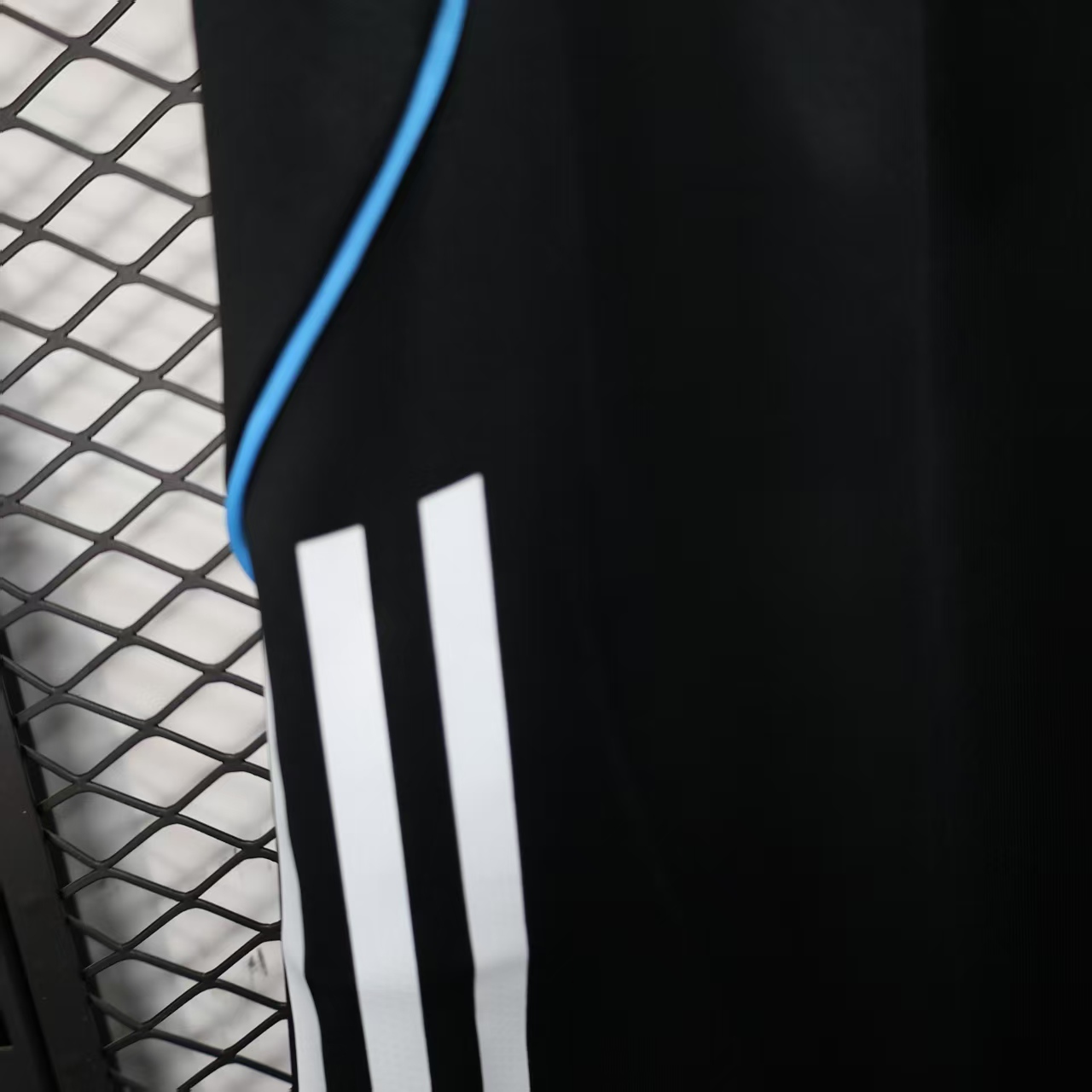 Player Version Shorts Newcastle 25/26 Home S-XXL