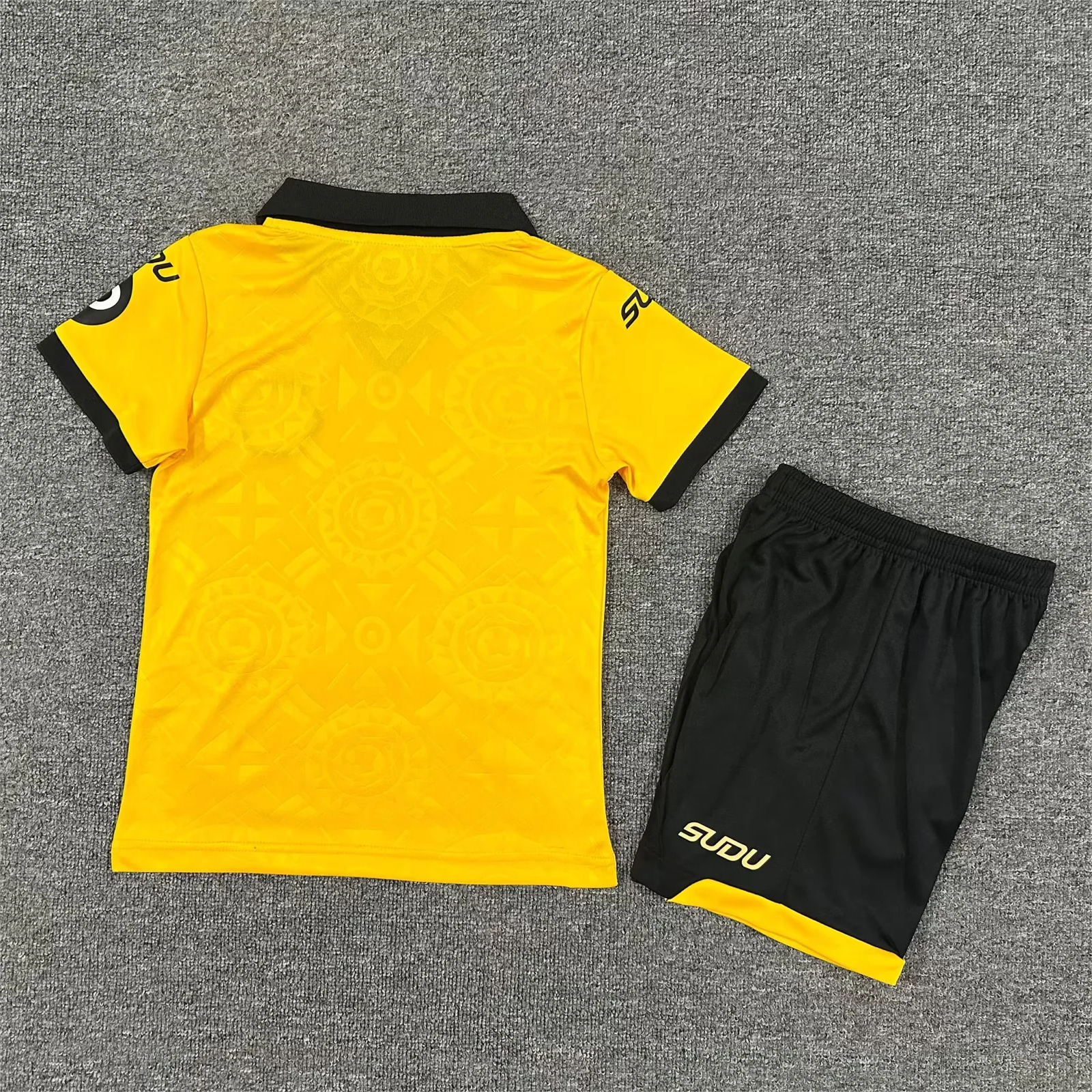 Kids Wolf 25/26 Home 16-28