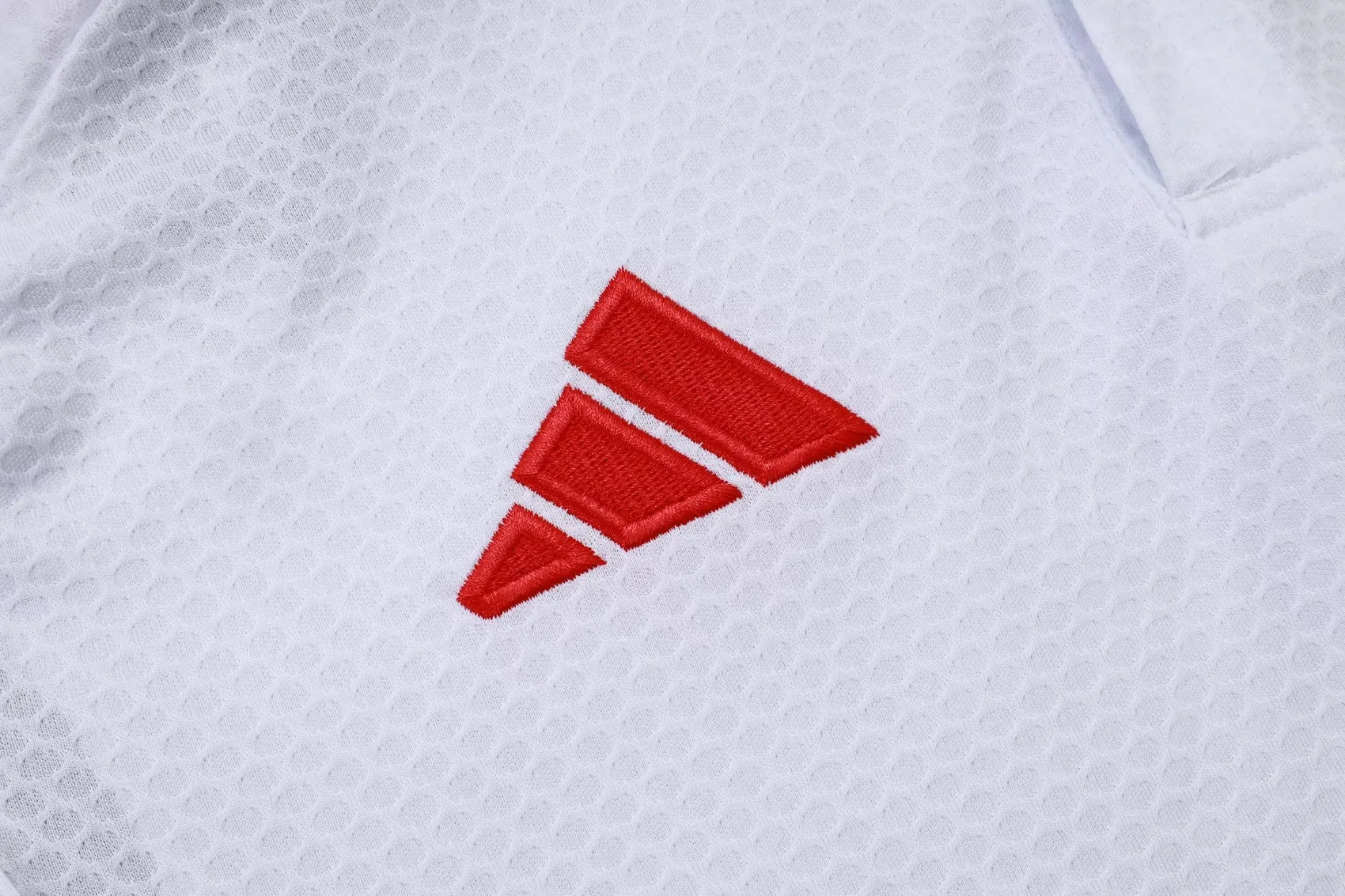 LVP 2526 training suit