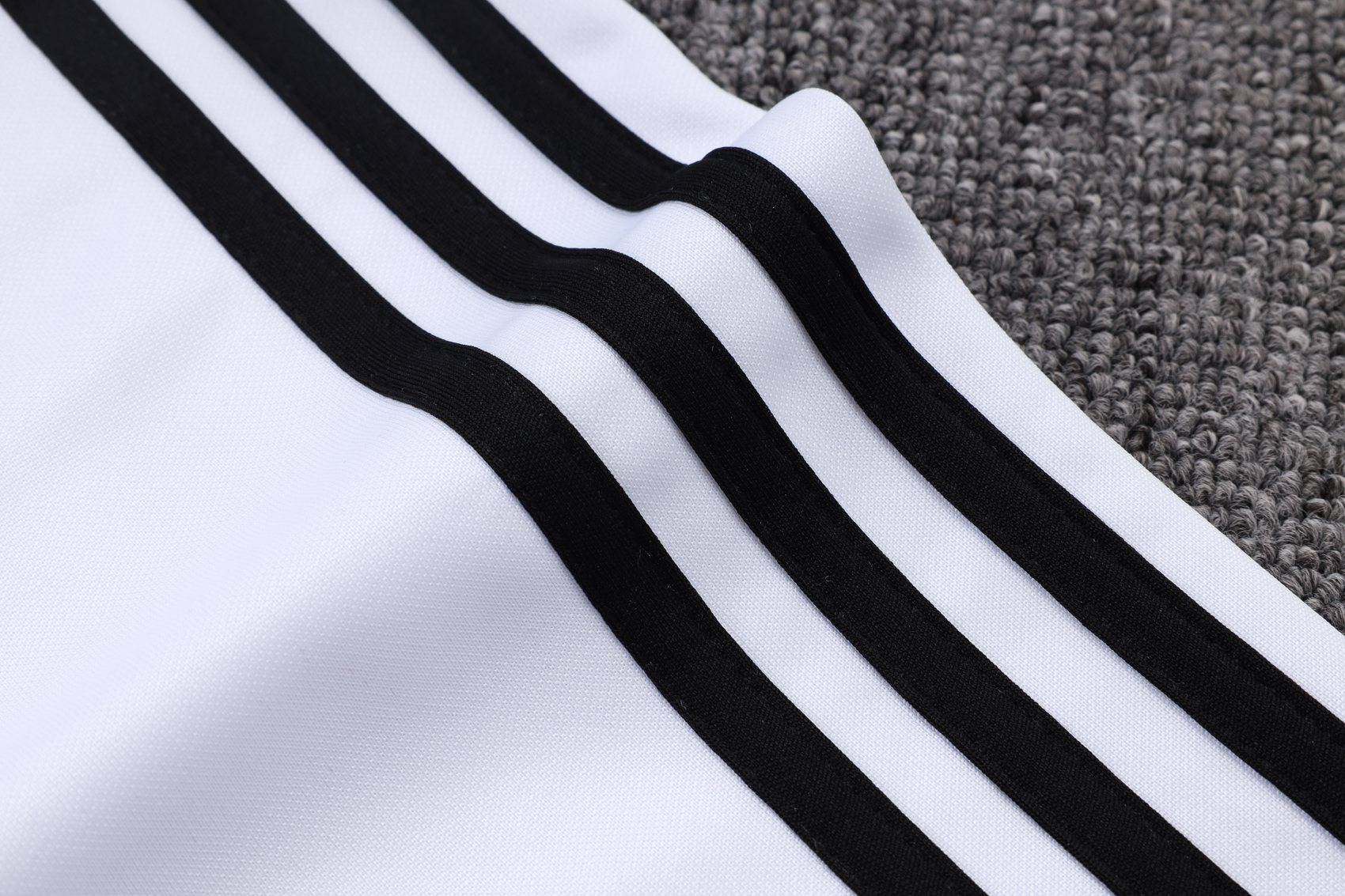 Adult/ Kids Juventus Full Zipper Training Suit A2557