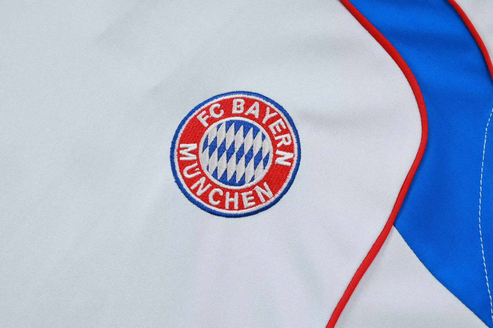 Bayern Sleevesless Training Suit D25114