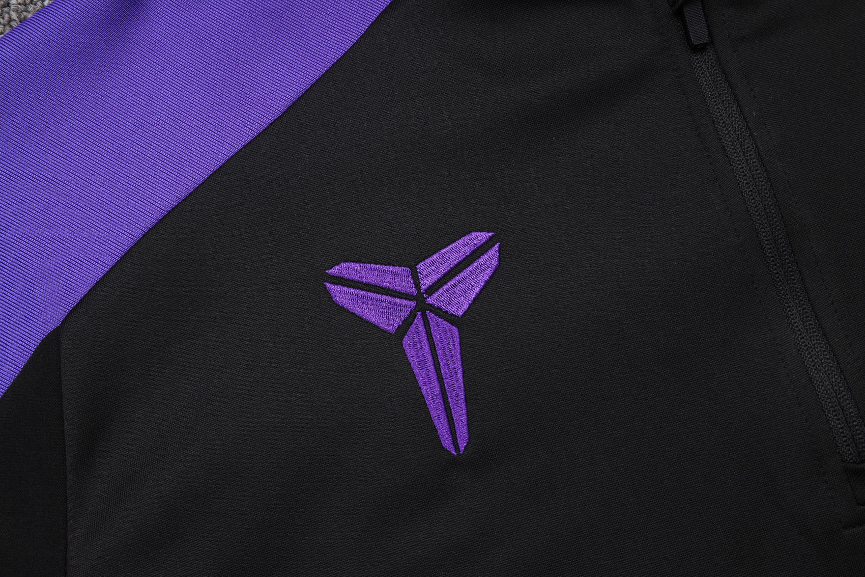 Barcelona Half Zipper Training Suit B2558