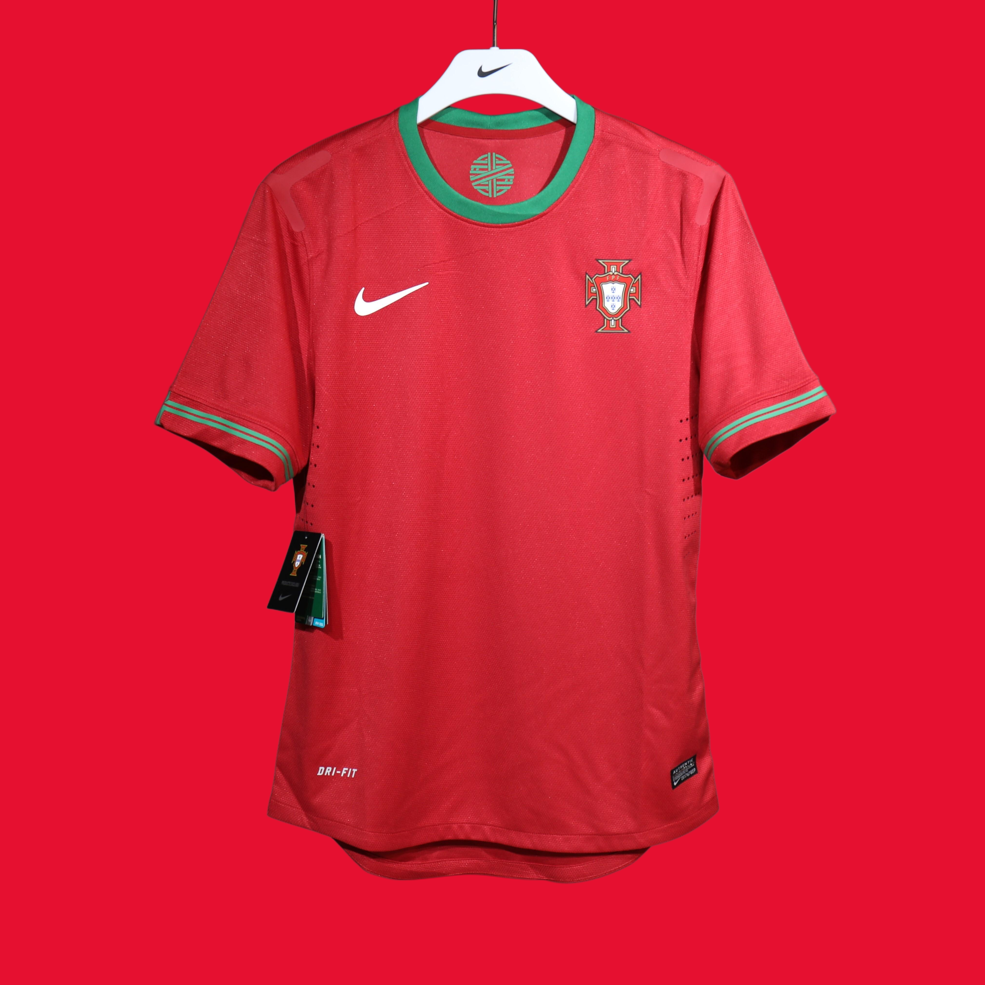 Player Version Retro 2012/13 Portugal Home S-3XL