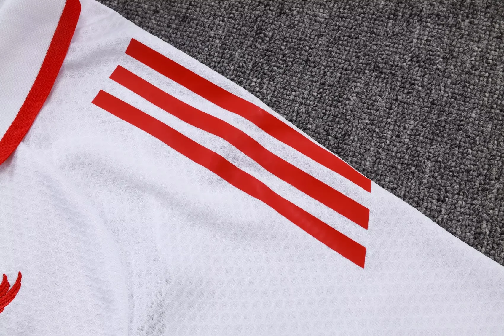 LVP 2526 training suit