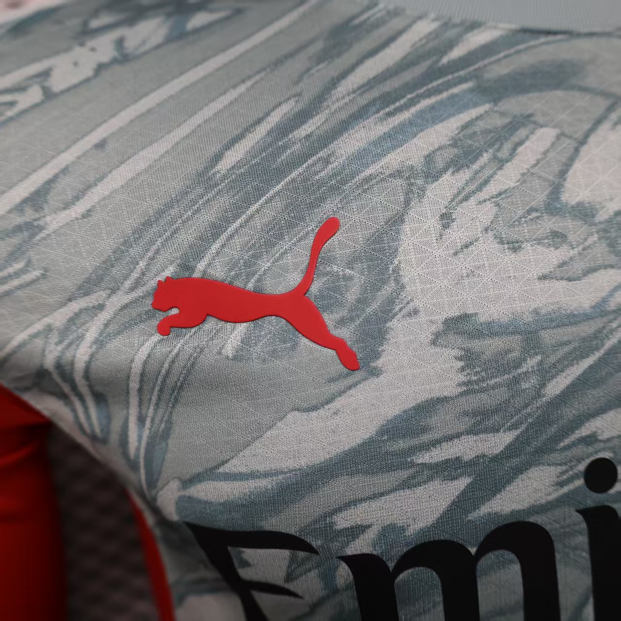 Player Version AC MILAN GOALKEEPER HOME 2025/26 LONG SLEEVES