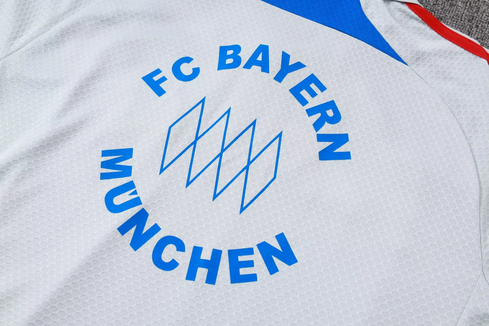 2526 Bayern polo  C2547