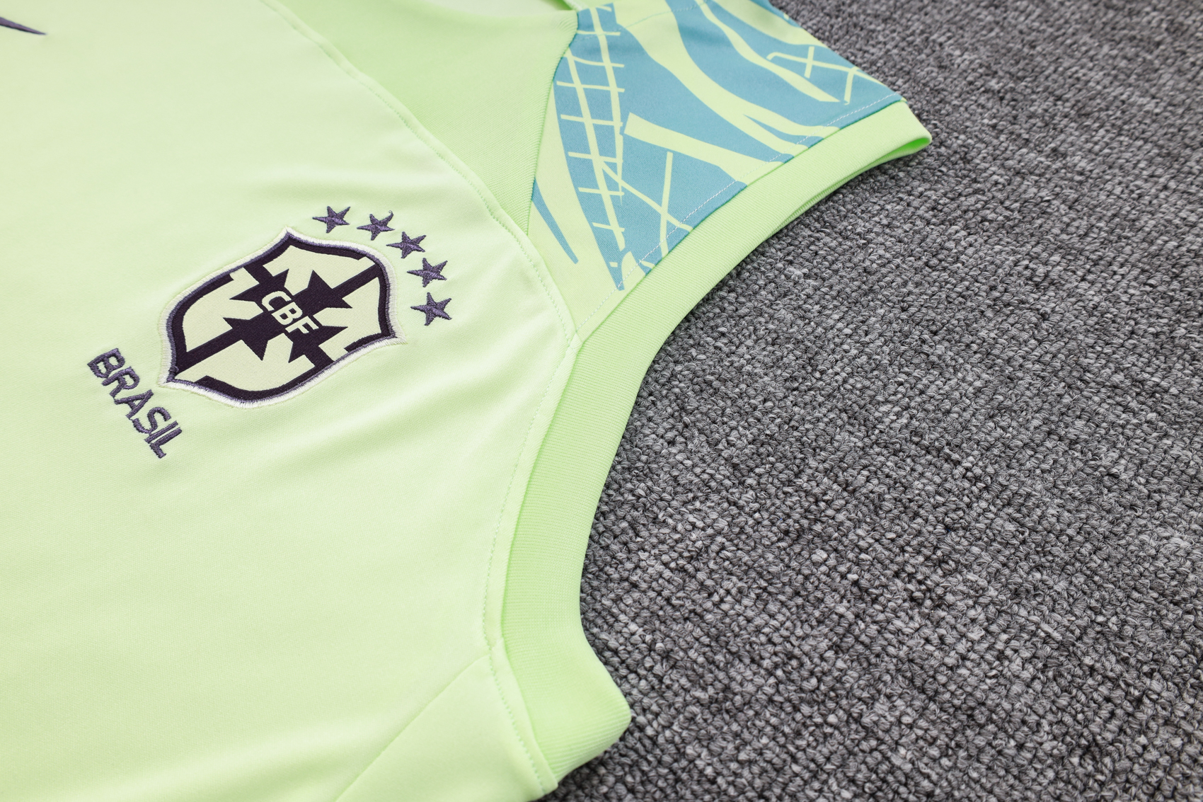 Brazil Sleeveless training suit D890