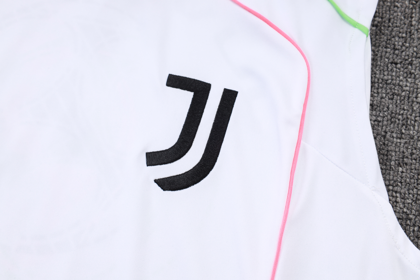 Juventus Sleevesless Training Suit D25109