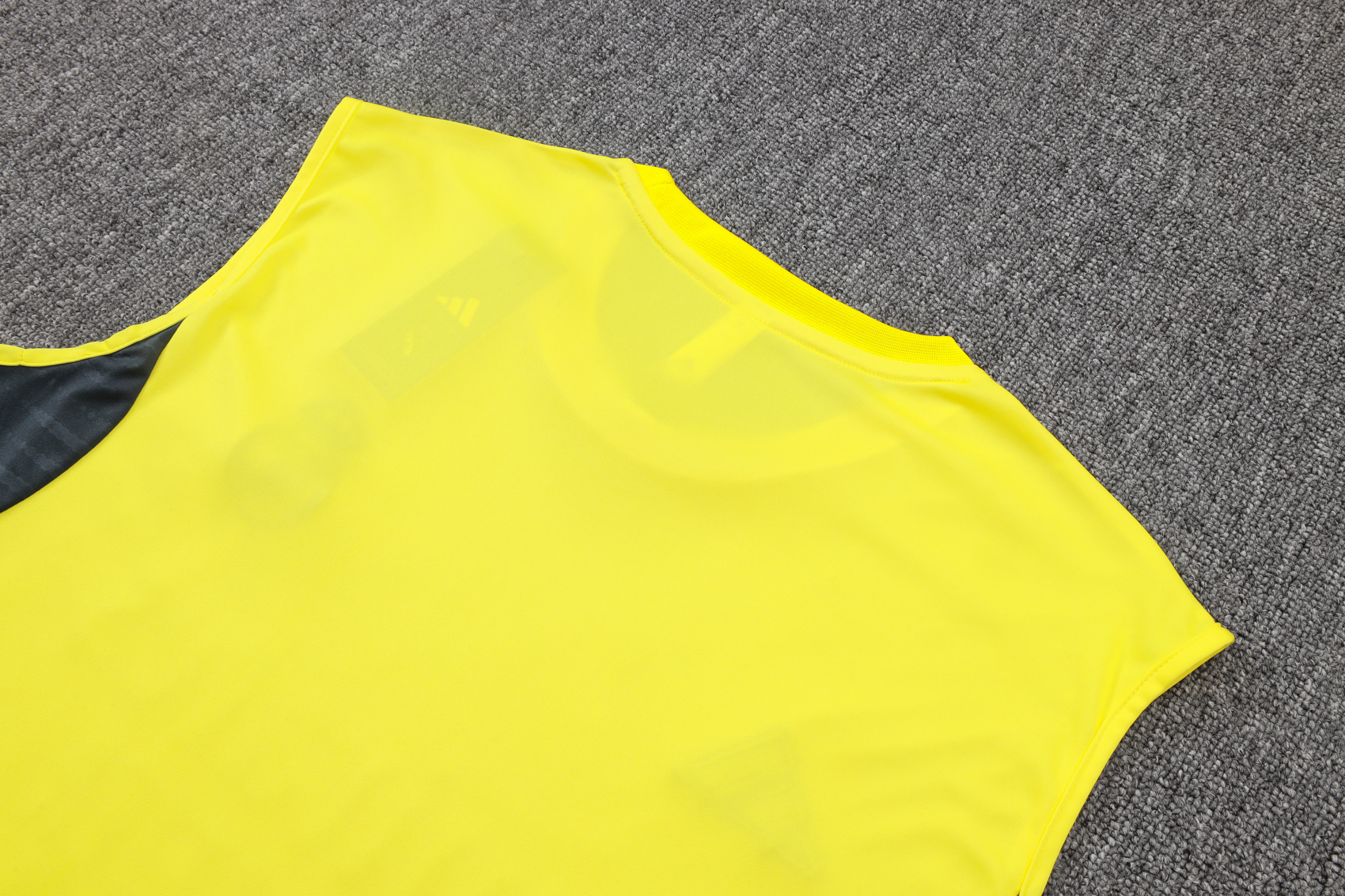 Real Mαdrid  Sleevesless Training Suit D25110